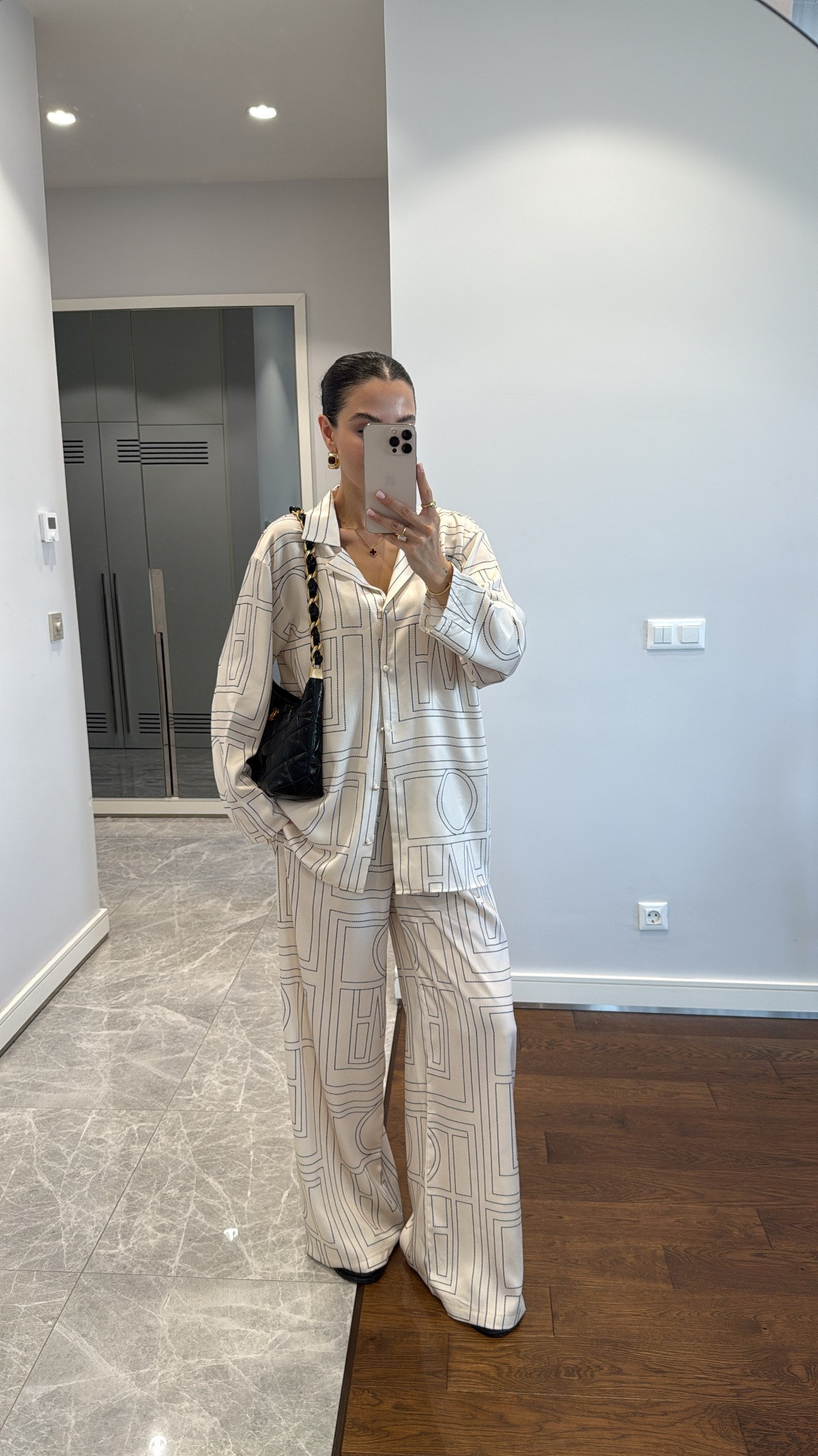 GEOMETRİK DESEN GÖMLEK PANTOLON TAKIM - BEYAZ