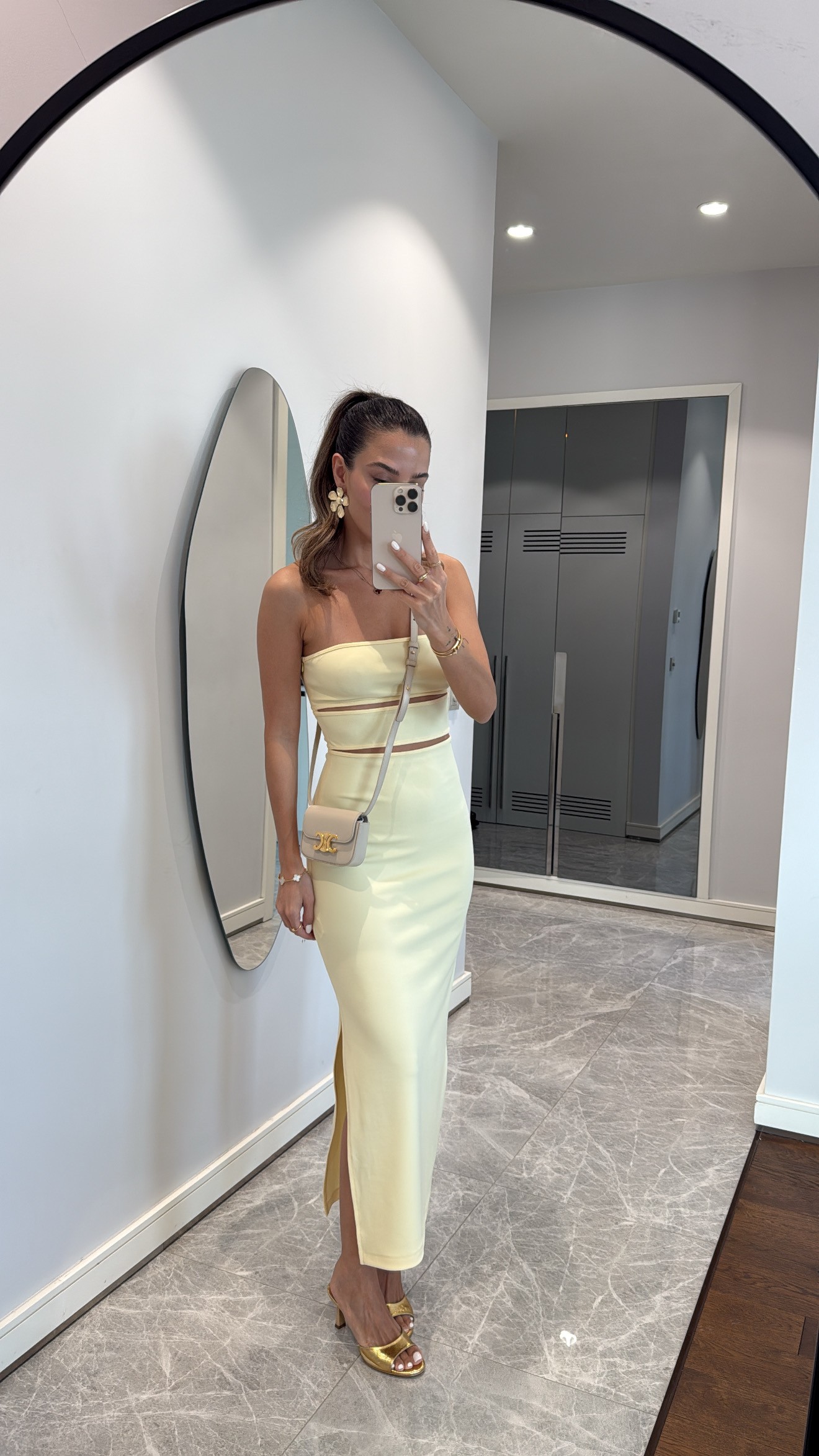 STRAPLEZ KESİK DETAYLI MİDİ ELBİSE