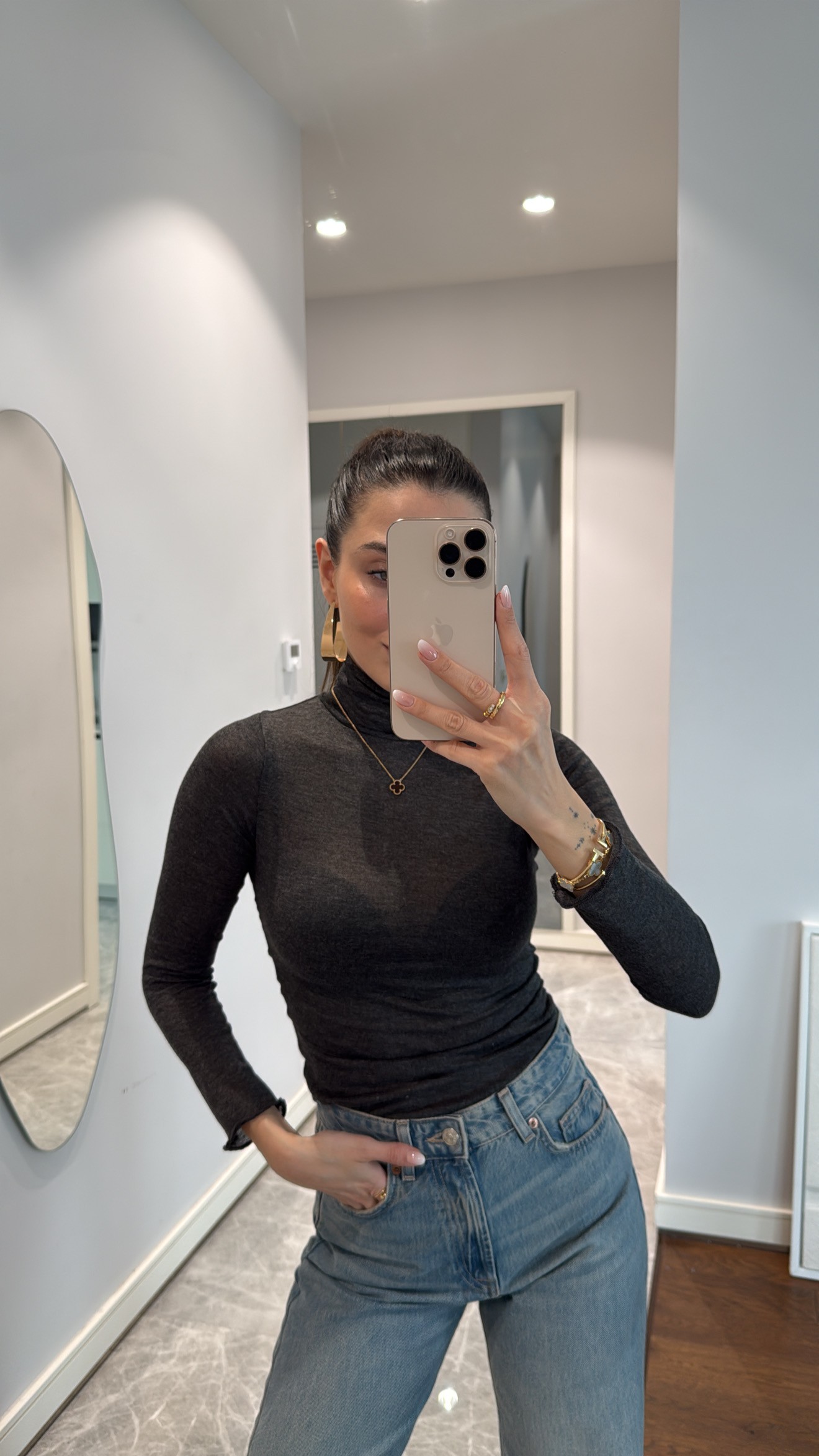 Koyu Antrasit Pamuklu Transparan Boğazlı Bluz
