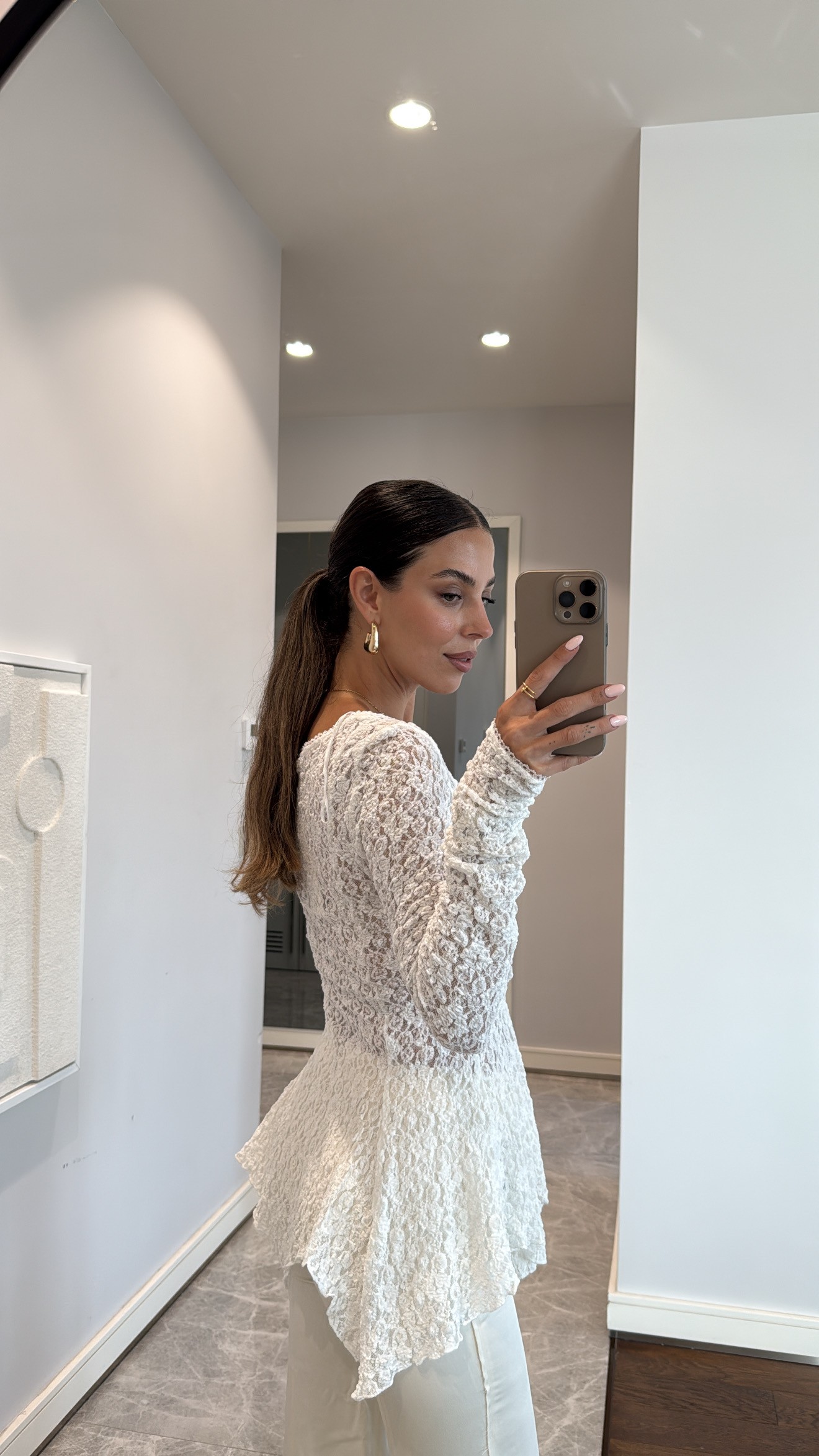 DANTEL DOKULU DÜĞMELİ BLUZ