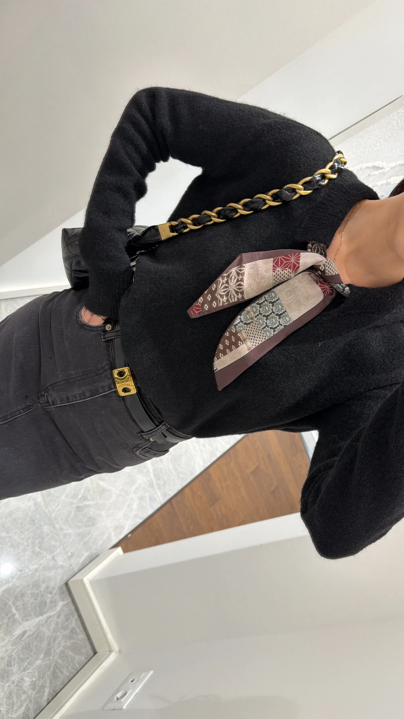 FULAR DETAYLI YUMUŞAK TRİKO KAZAK