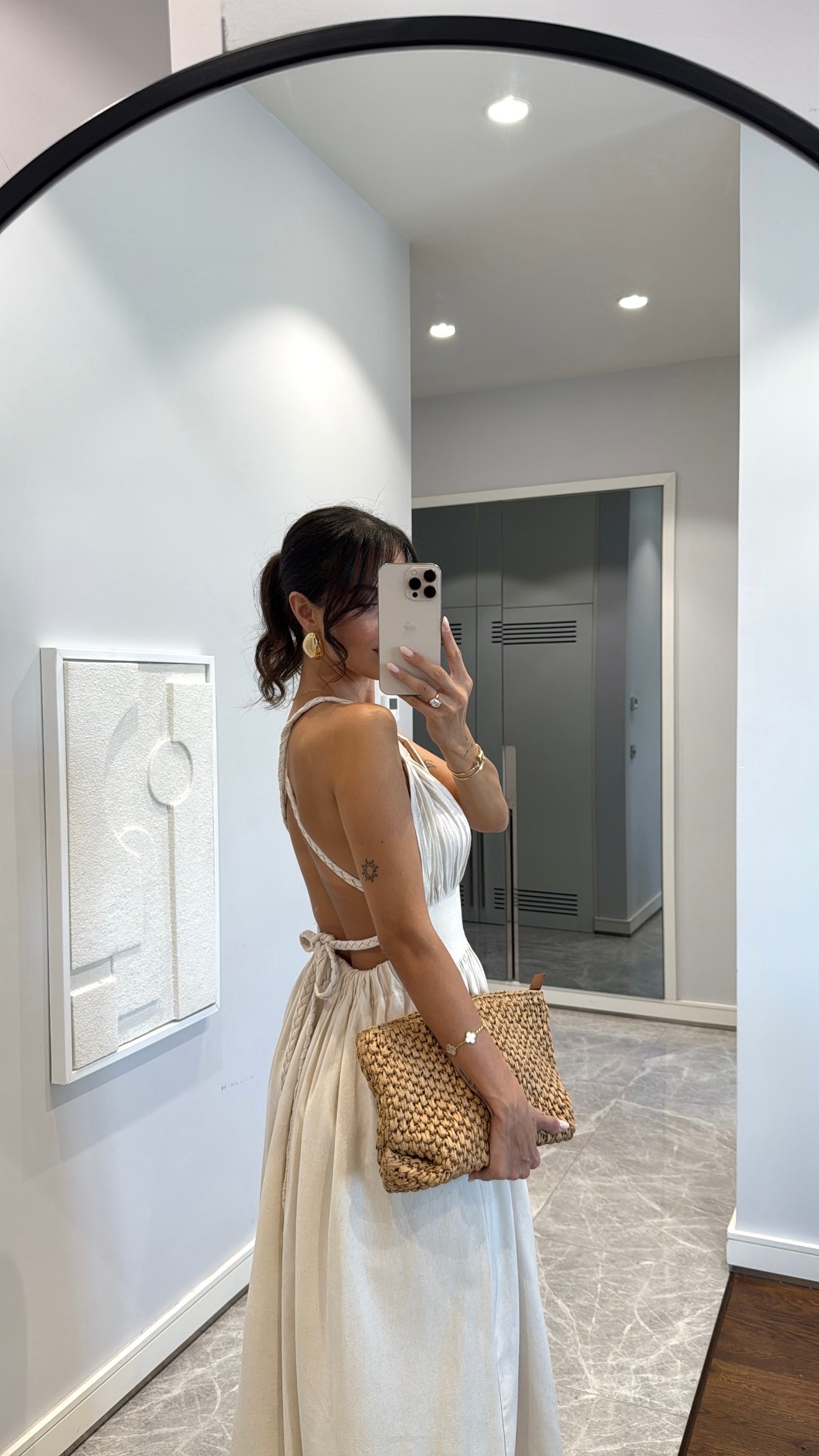 BEL DETAYLI BÜZGÜLÜ MAXİ ELBİSE