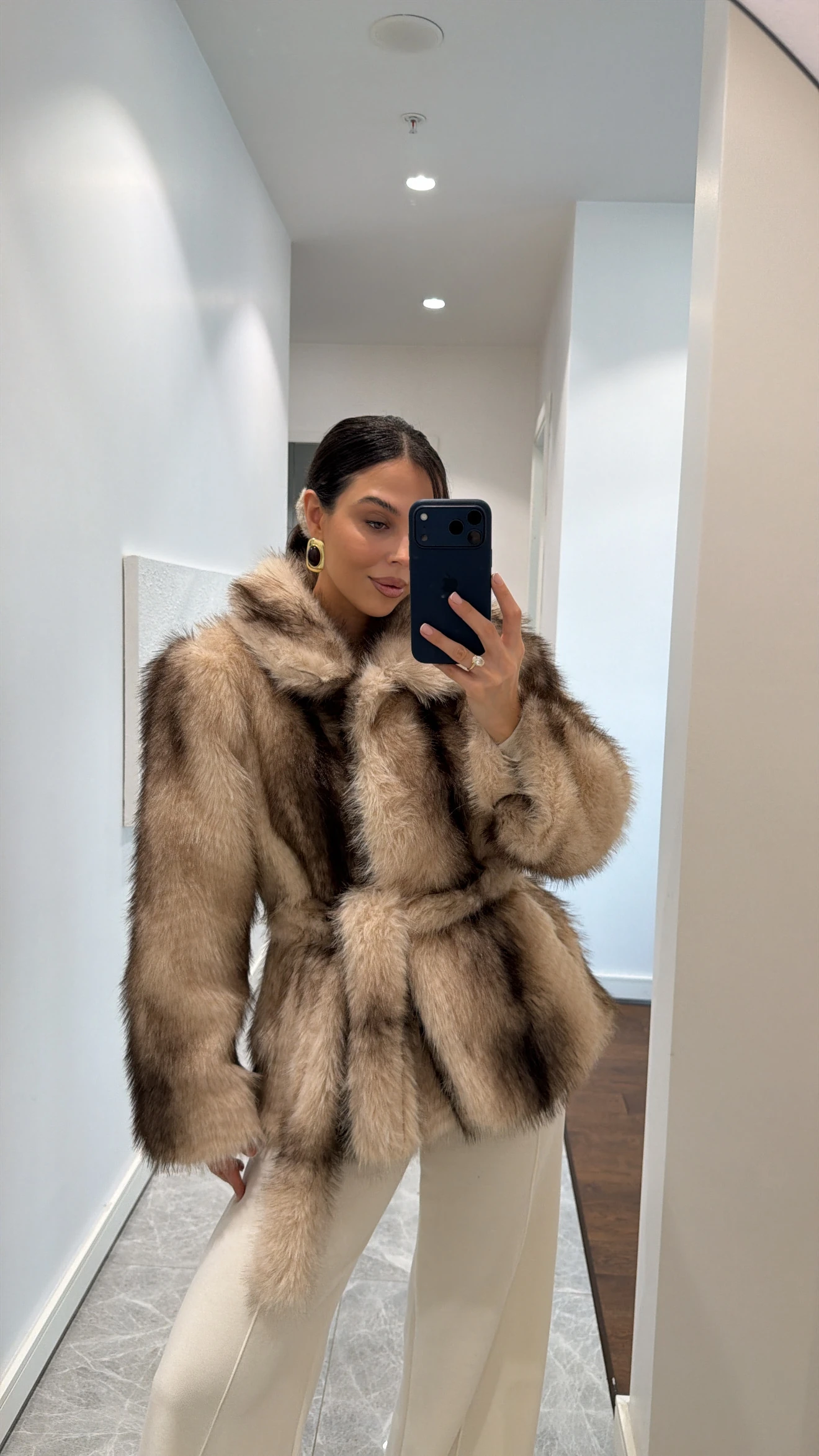 BEJ KAHVE GEÇİŞLİ KUŞAKLI KÜRK 