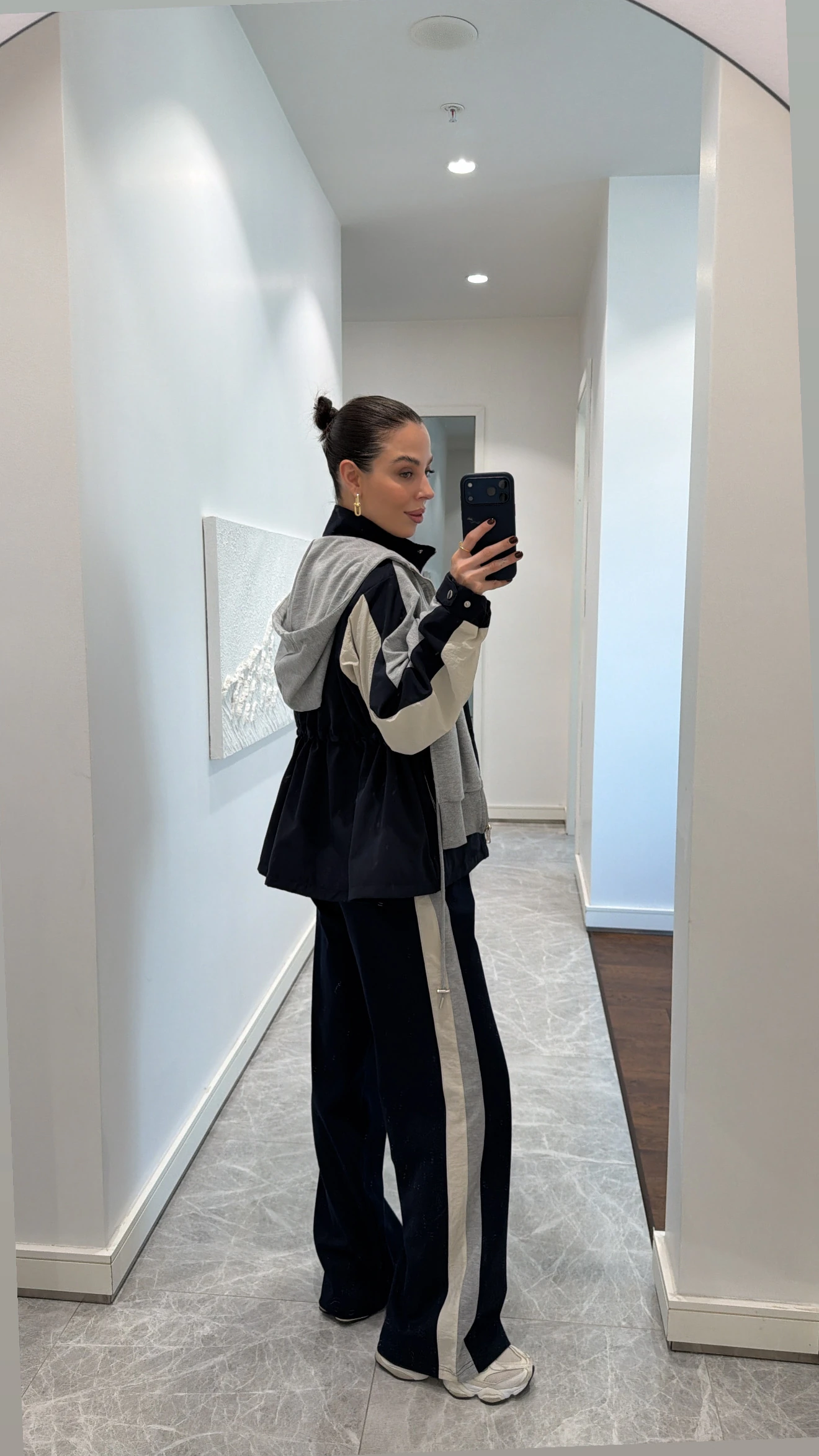 KAPÜŞONLU ŞERİT DETAYLI EŞOFMAN TAKIM