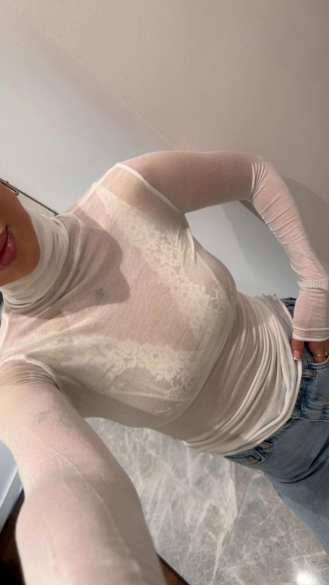 DİK YAKA TRANSPARAN BLUZ