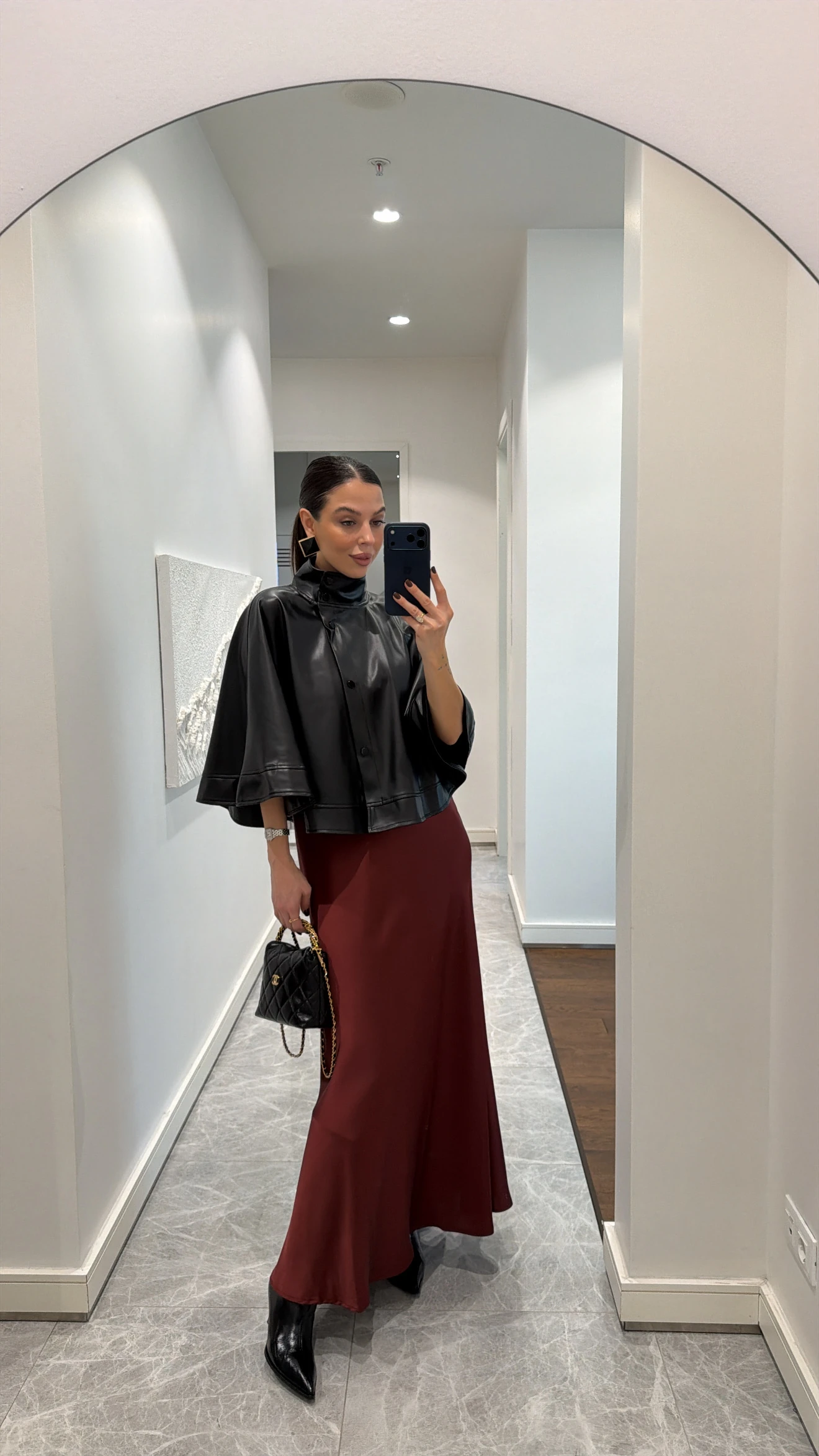 DİK YAKA DERİ PELERİN 