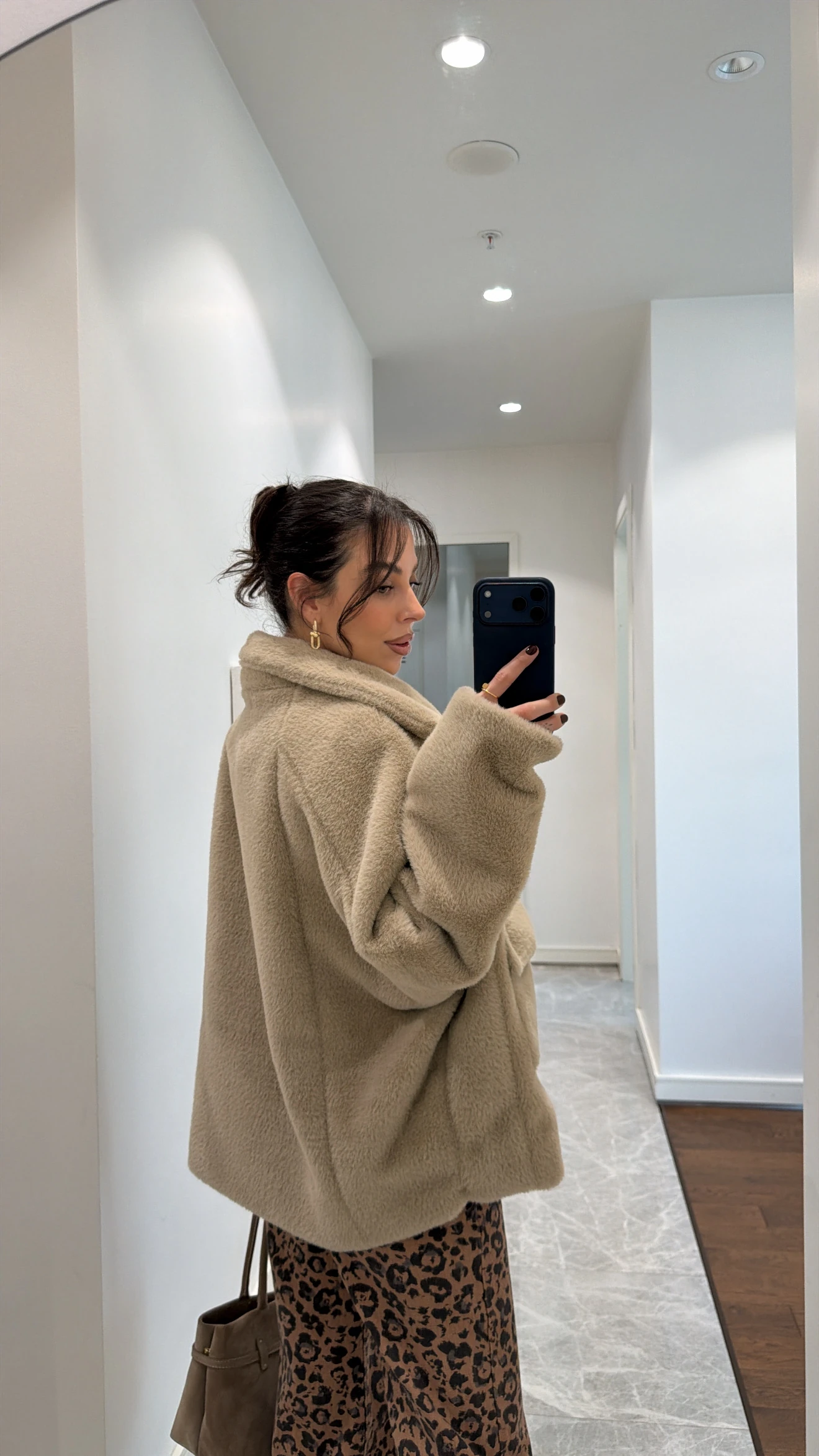 YUMUŞAK DOKULU KÜRK KISA KABAN