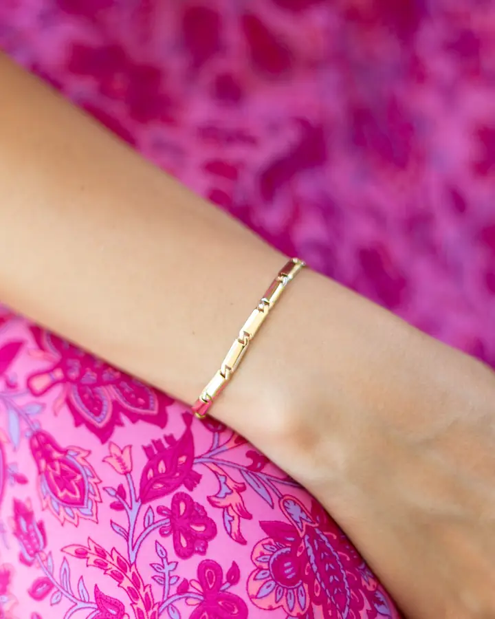 Curve Detaylı Bileklik modelleri: SözGold ile Zarafetin Yeni Tanımı