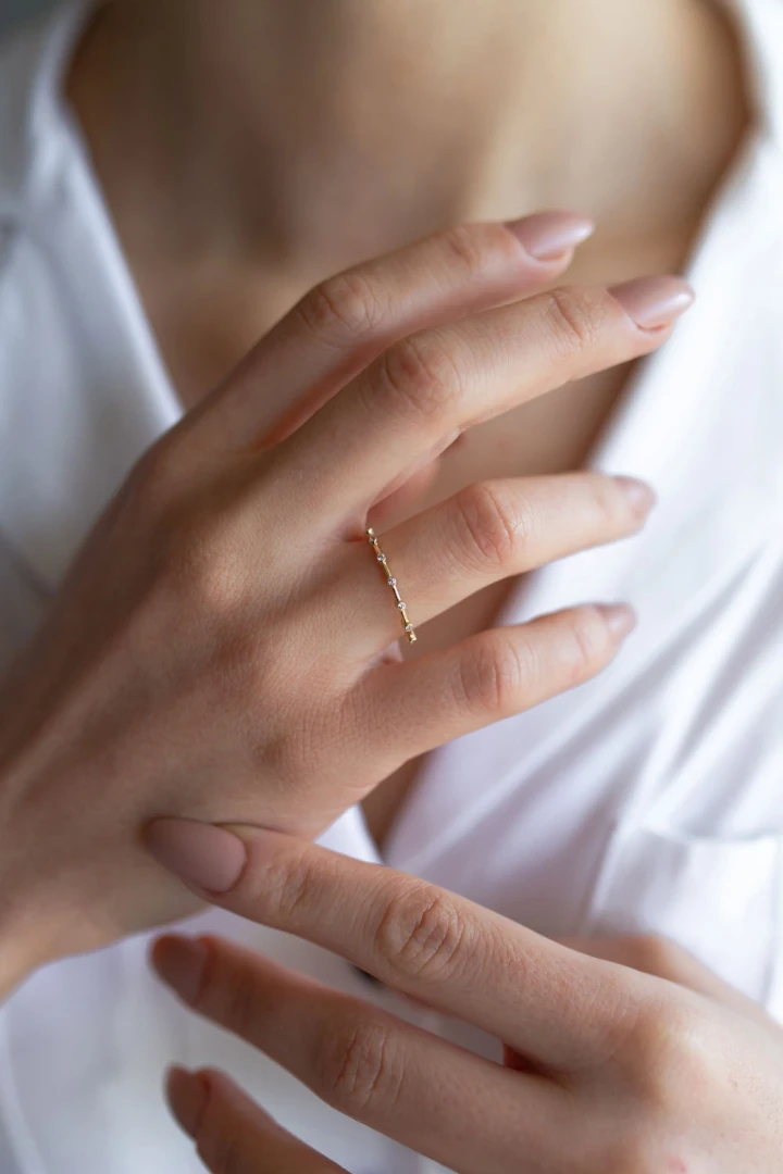 14 Ayar Altın Geometrik Kemer Yüzük