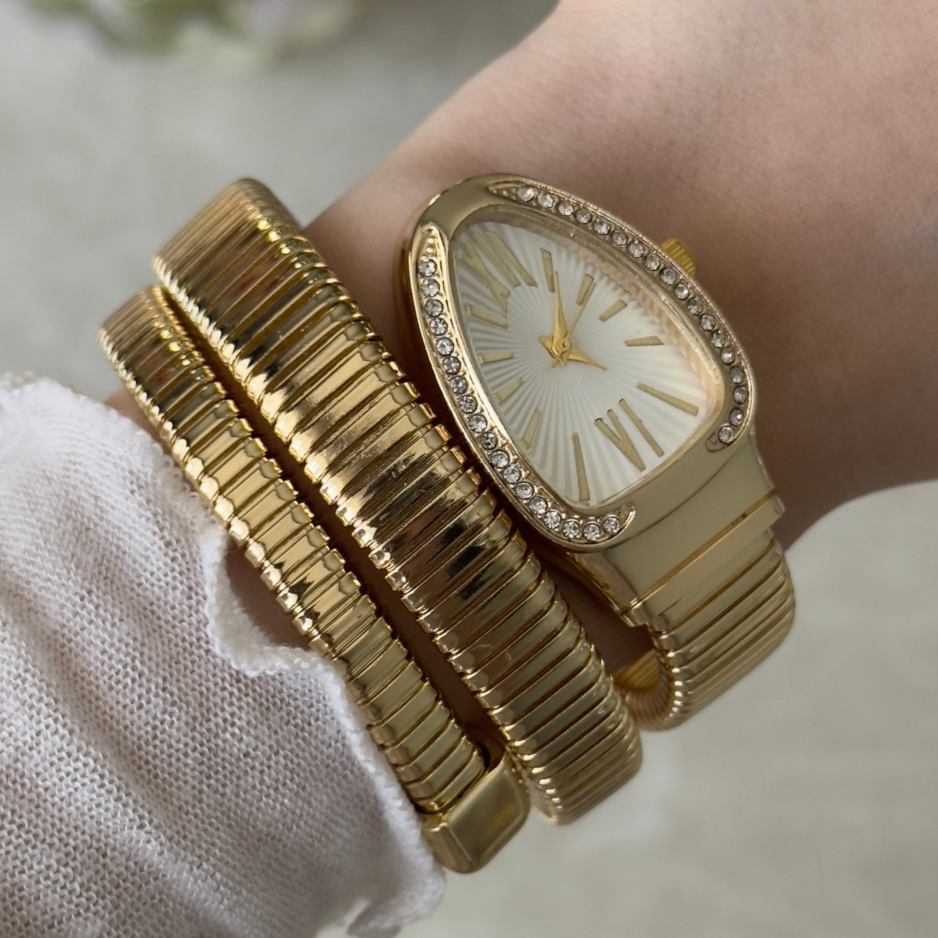 Serpenti Saat