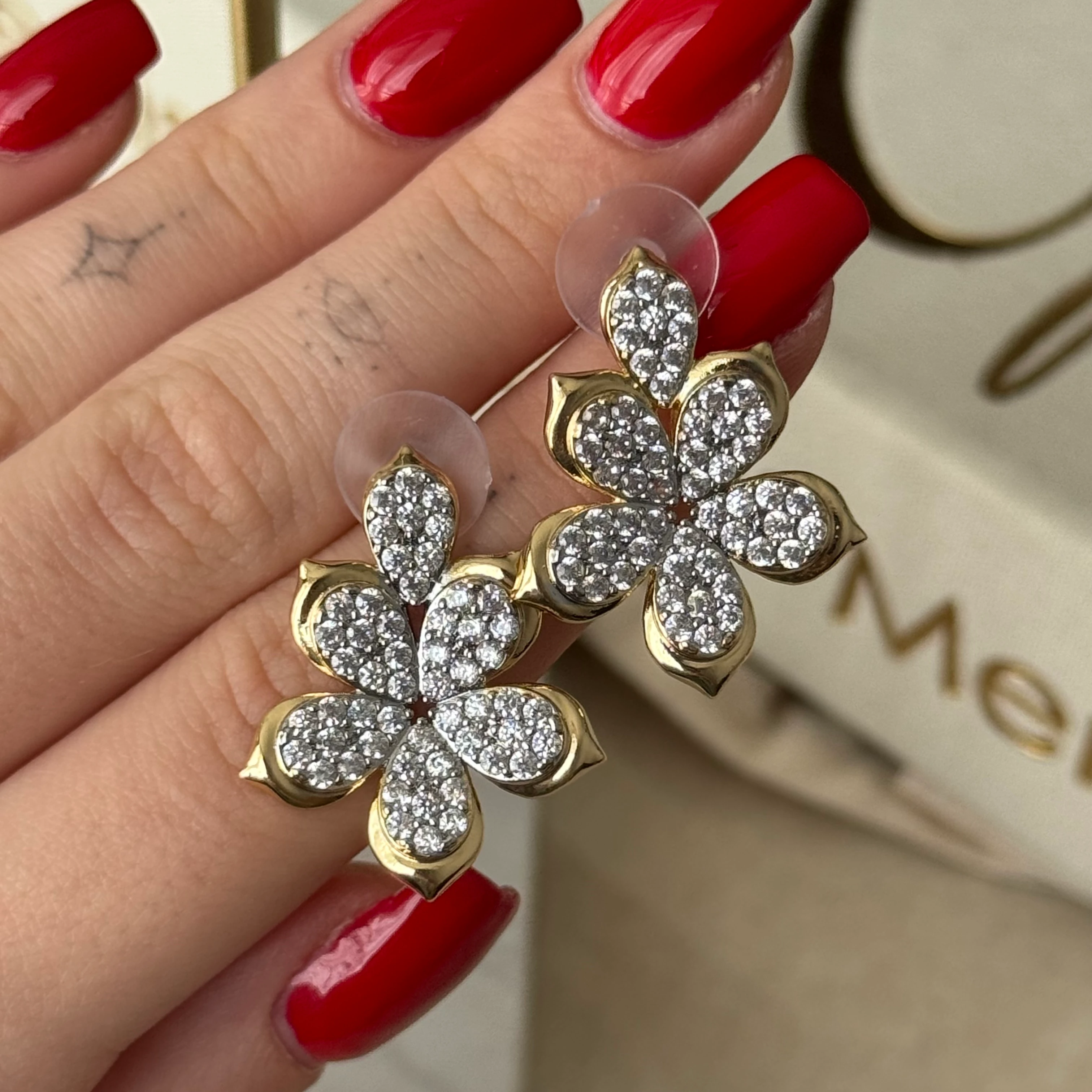 Taşlı Çiçek Küpe