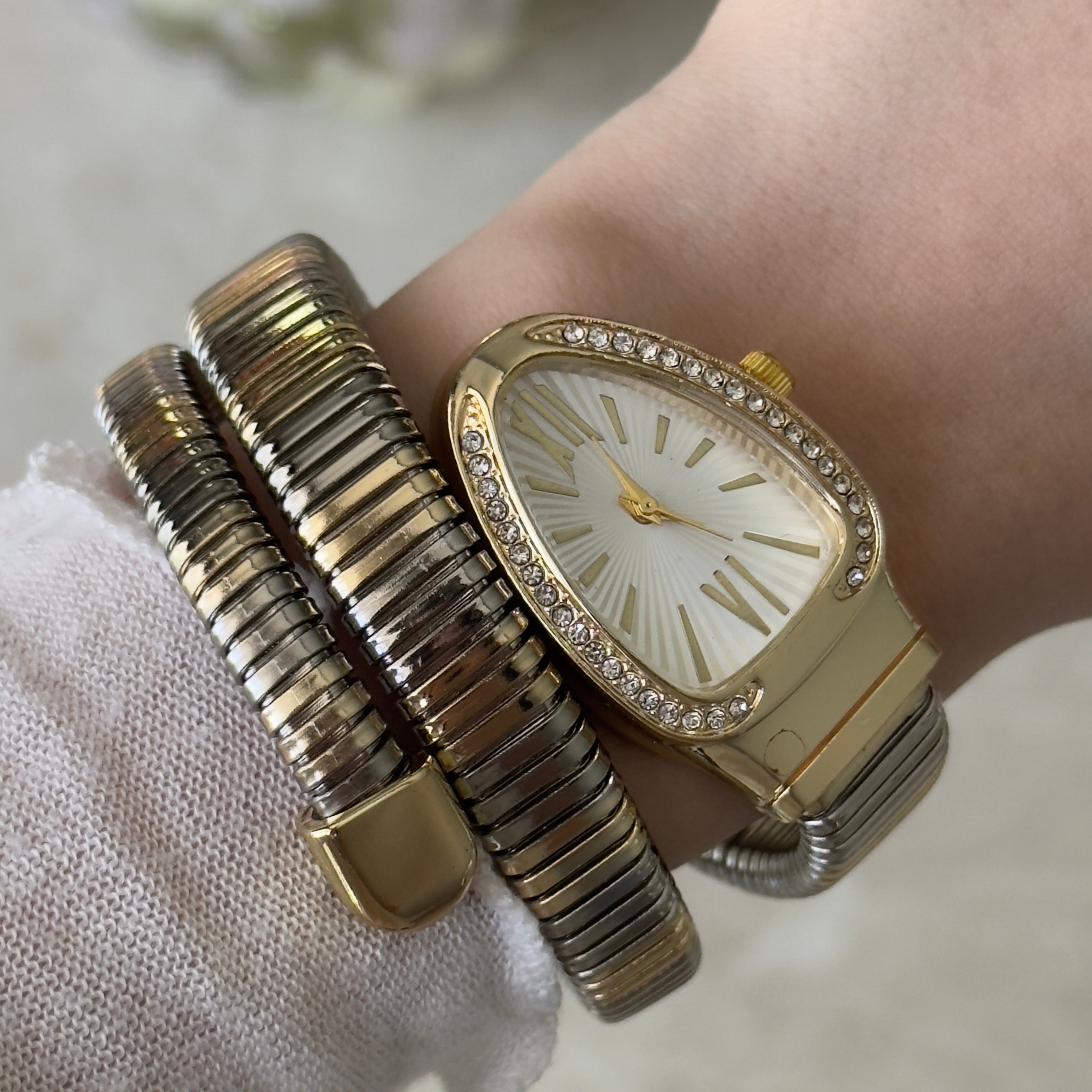 Serpenti Saat
