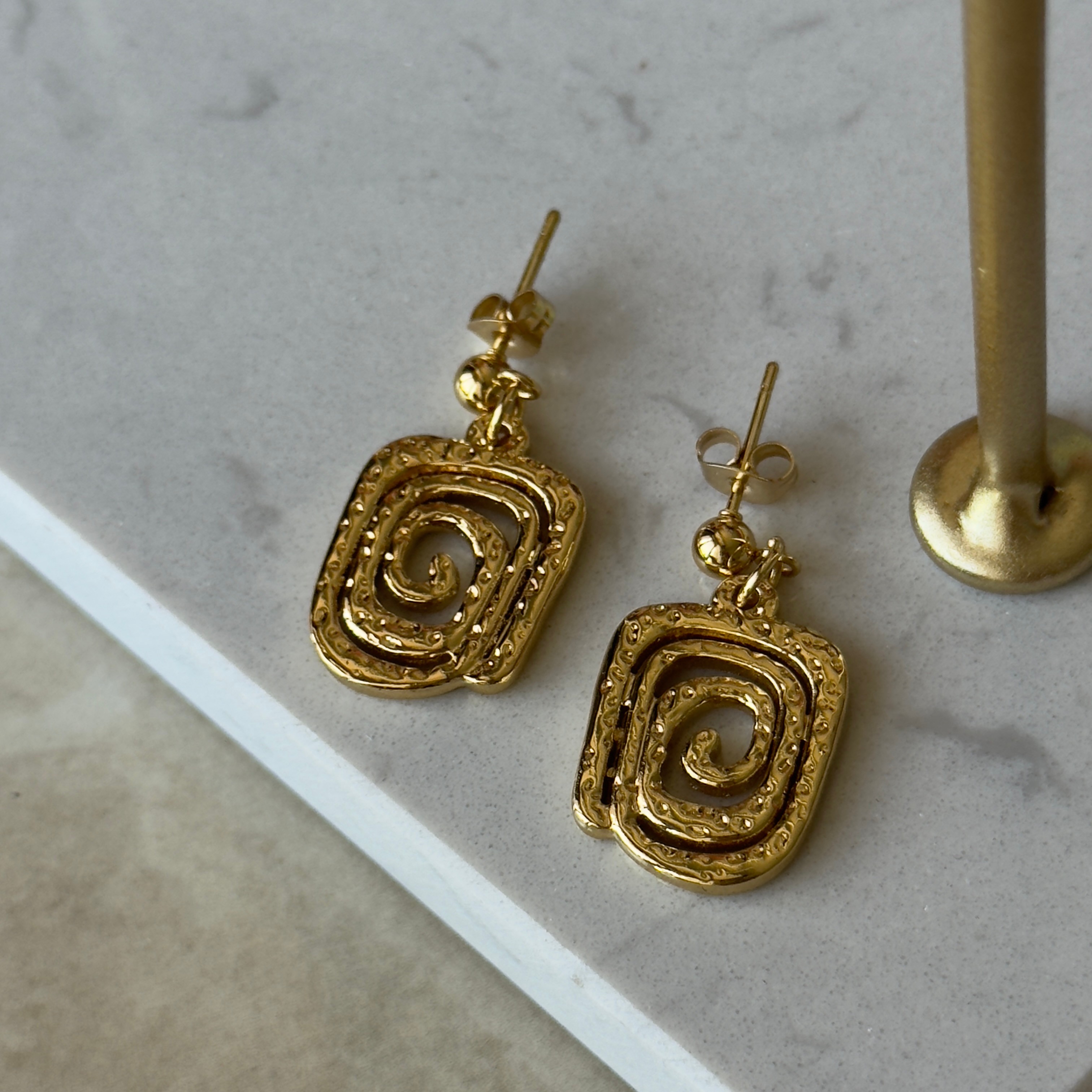Çelik Spiral Küpe