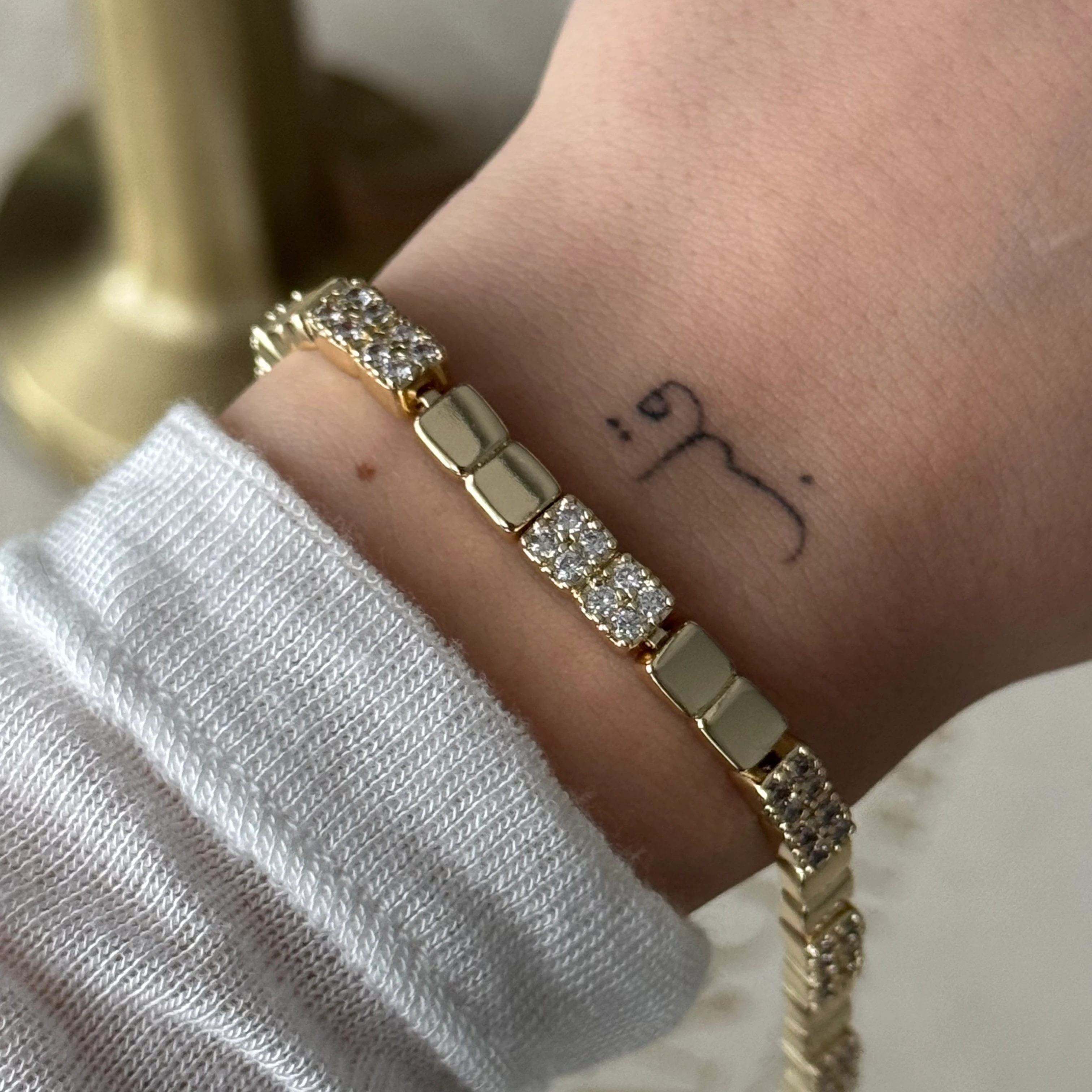 Kare Taşlı Bileklik