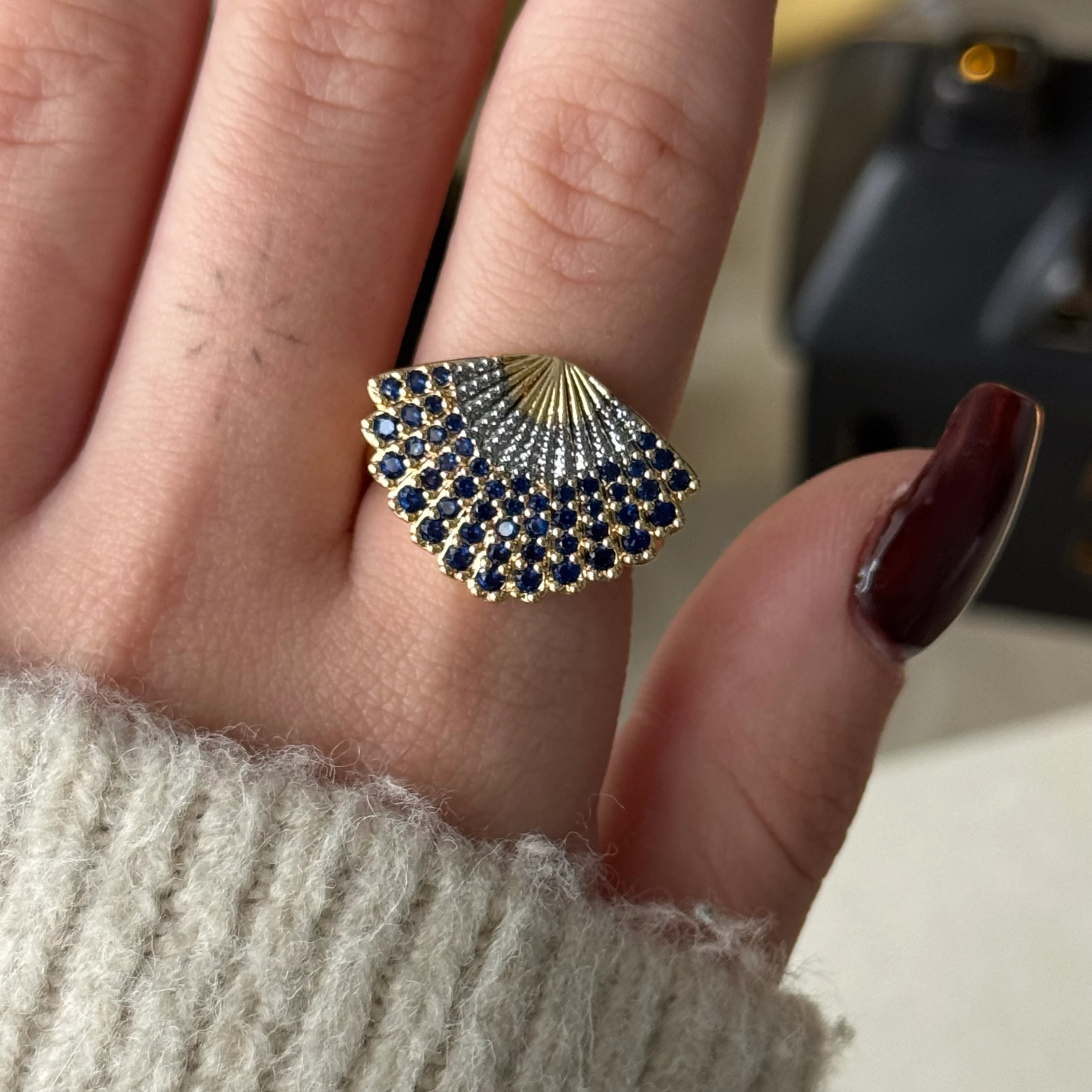 Taşlı Yelpaze Yüzük