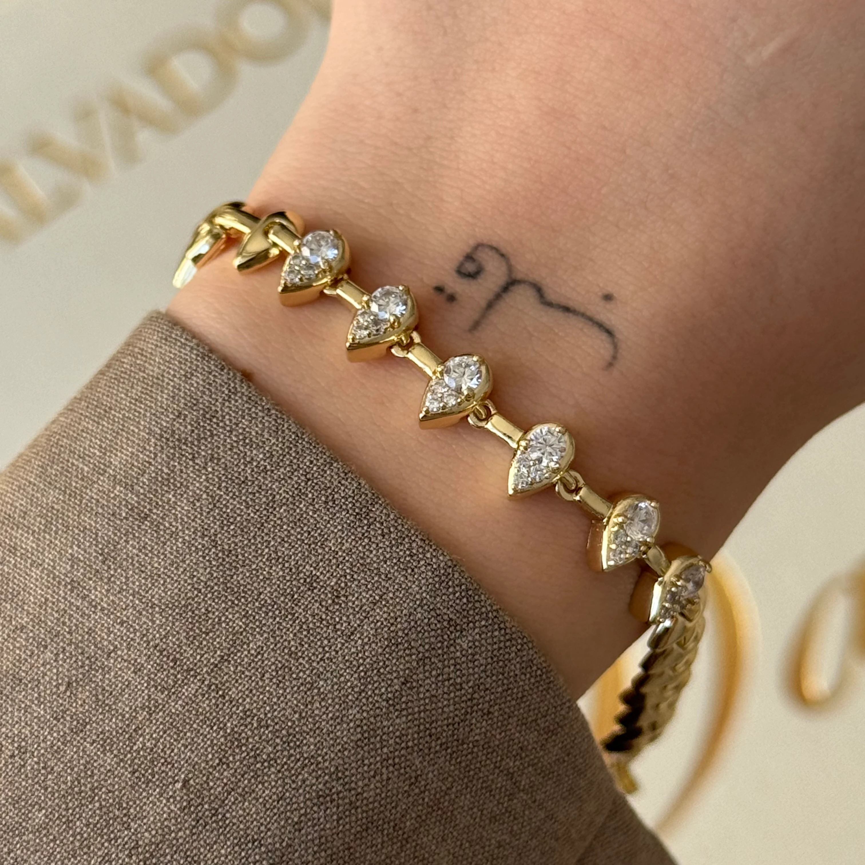 Taşlı Desen Bileklik