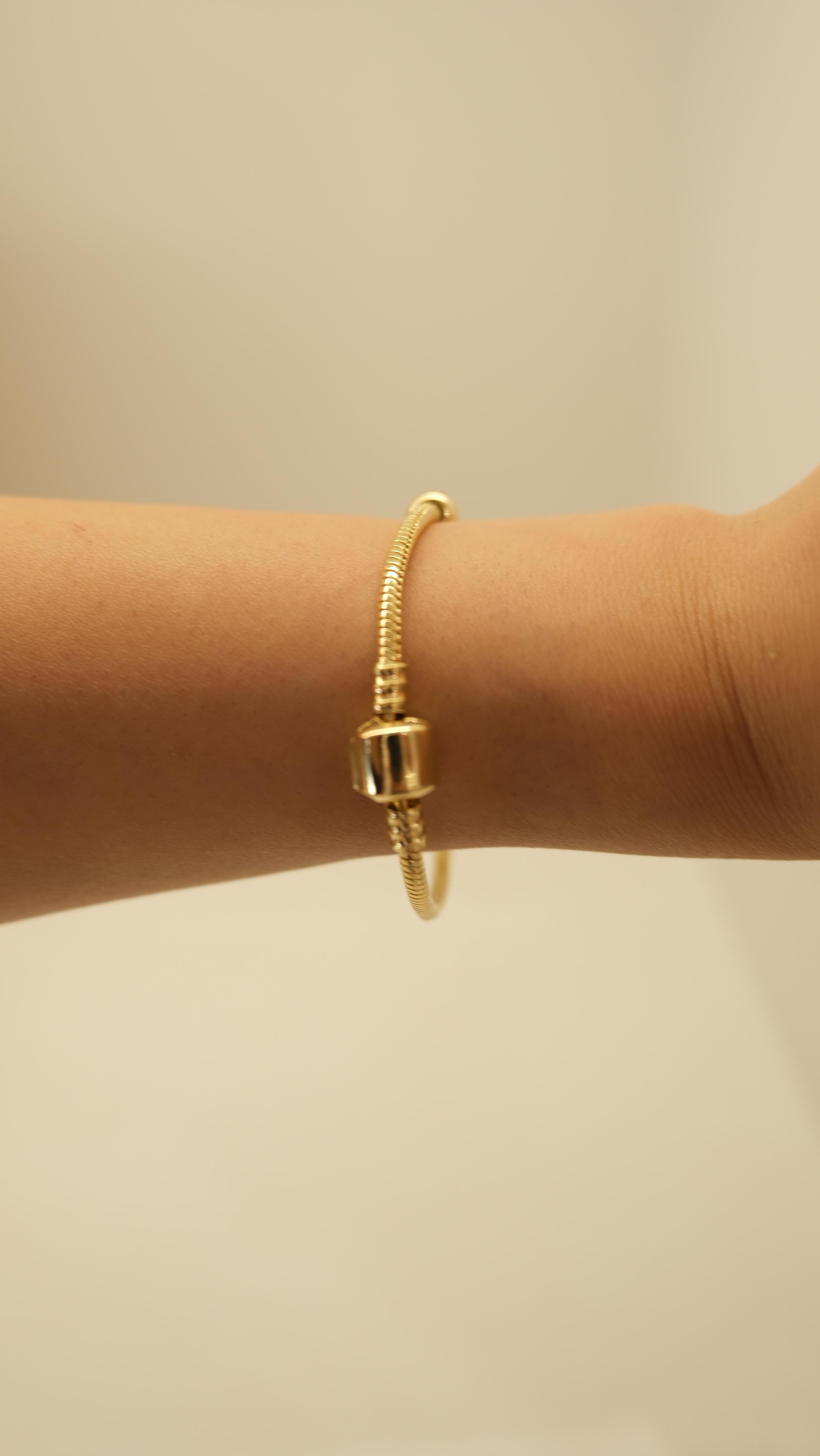 Gold Kiraz ve Kırmızı Charm Detaylı Bileklik