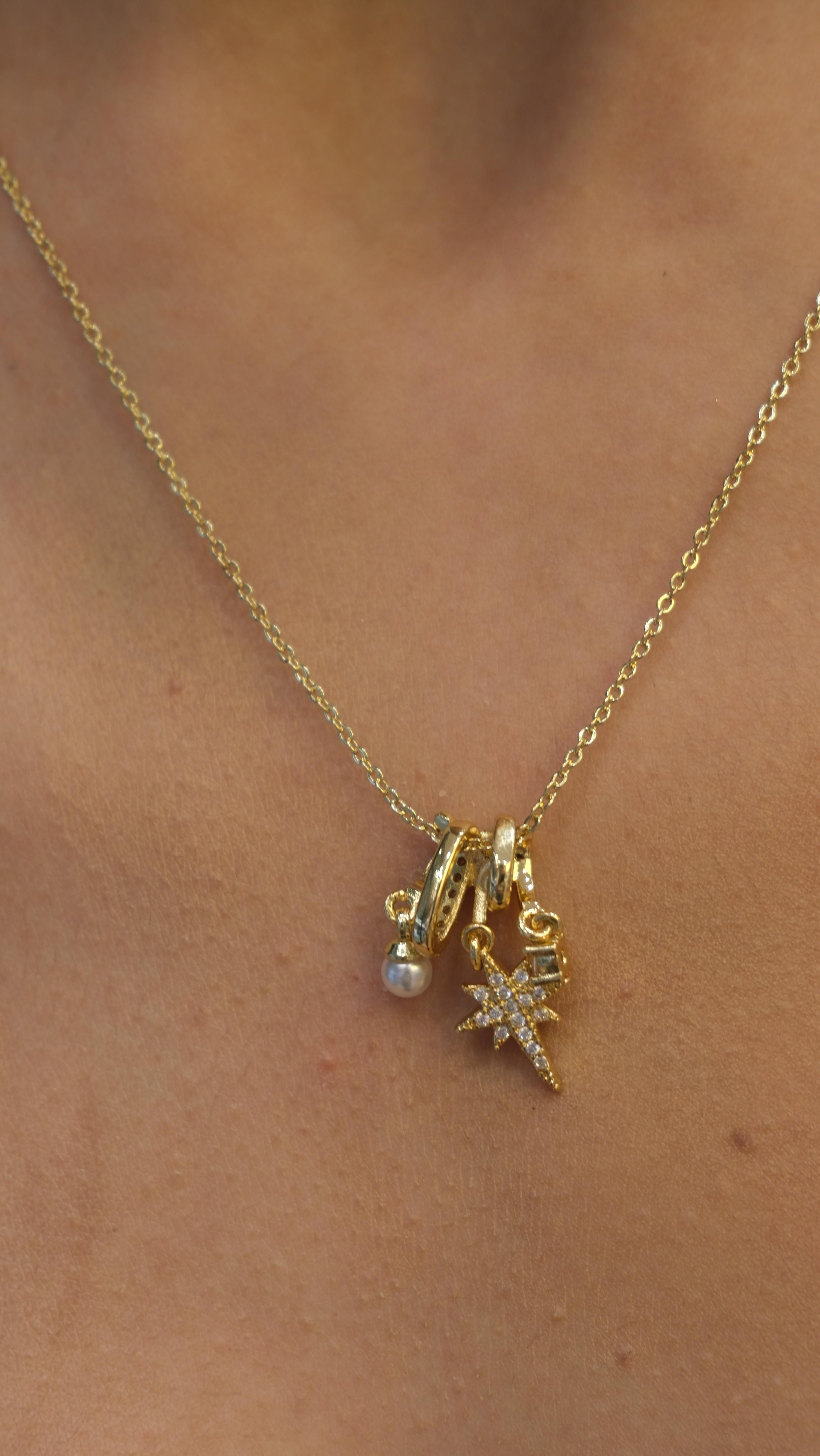 Gold Kuzey Yıldızı ve Mini İnci Kolye