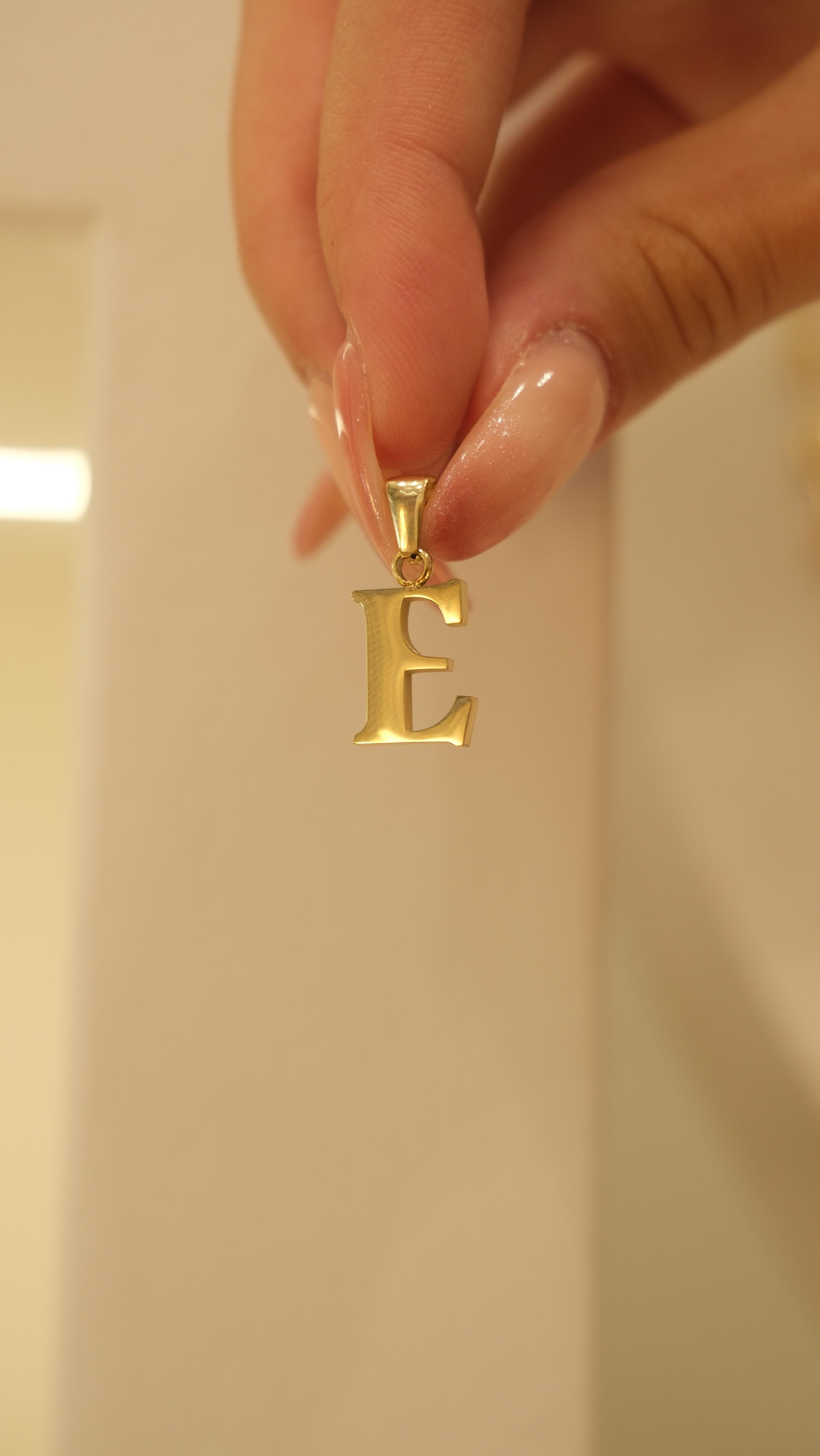 Gold 14K E Harf Kolye Ucu