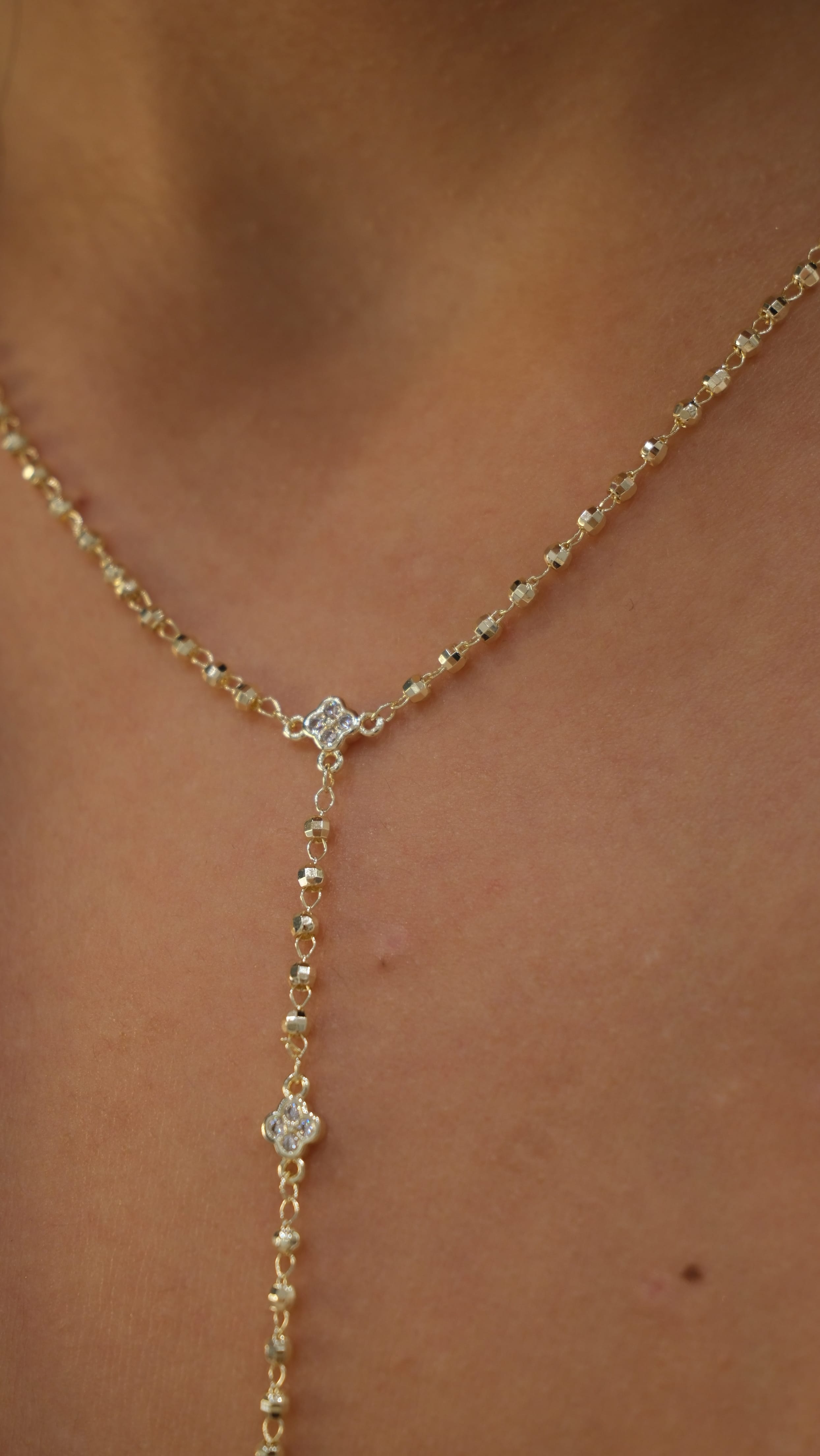 Yonca Detay Dorika Zincirli Y Kolye