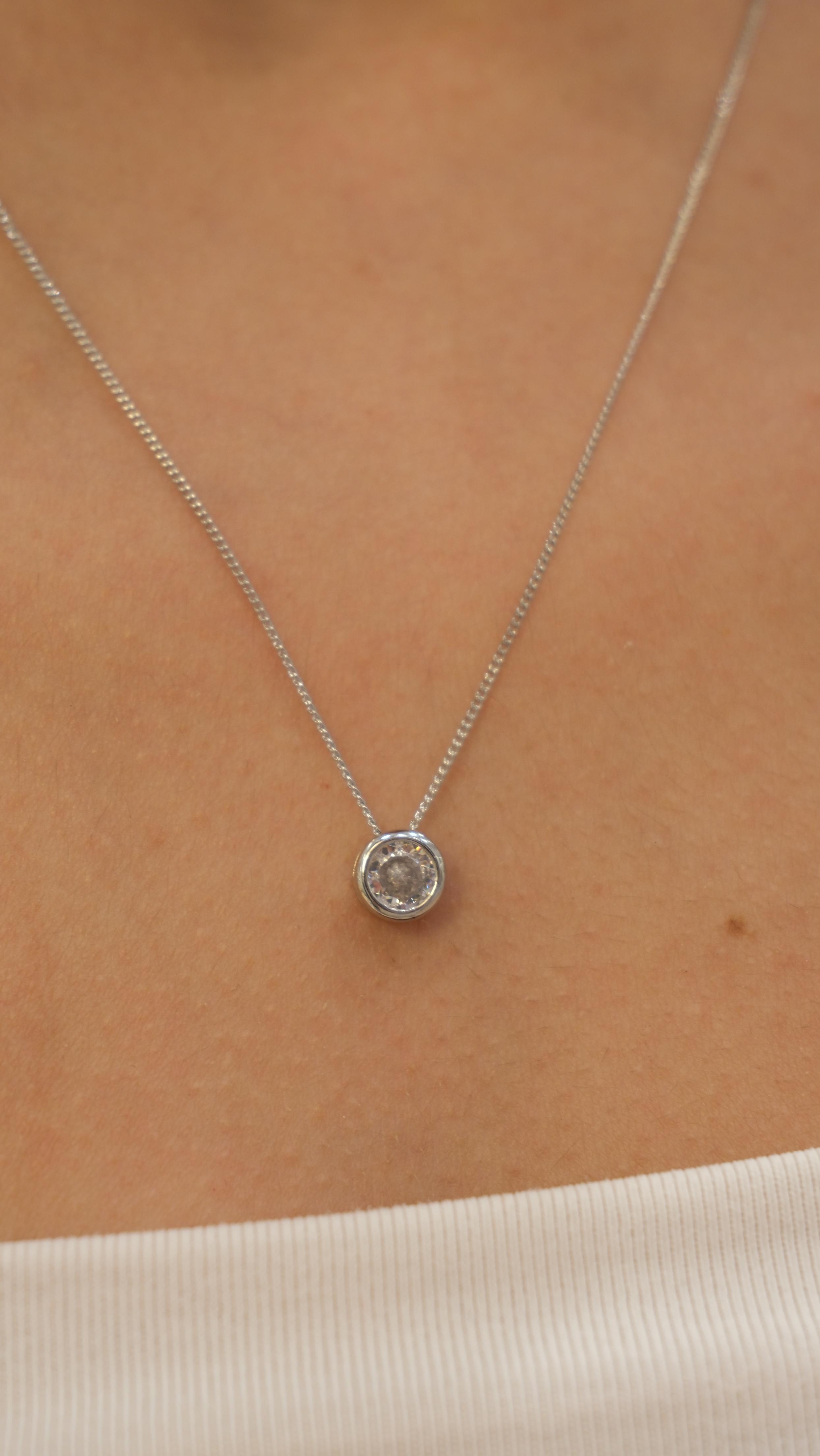 Silver Tek Taş Kolye
