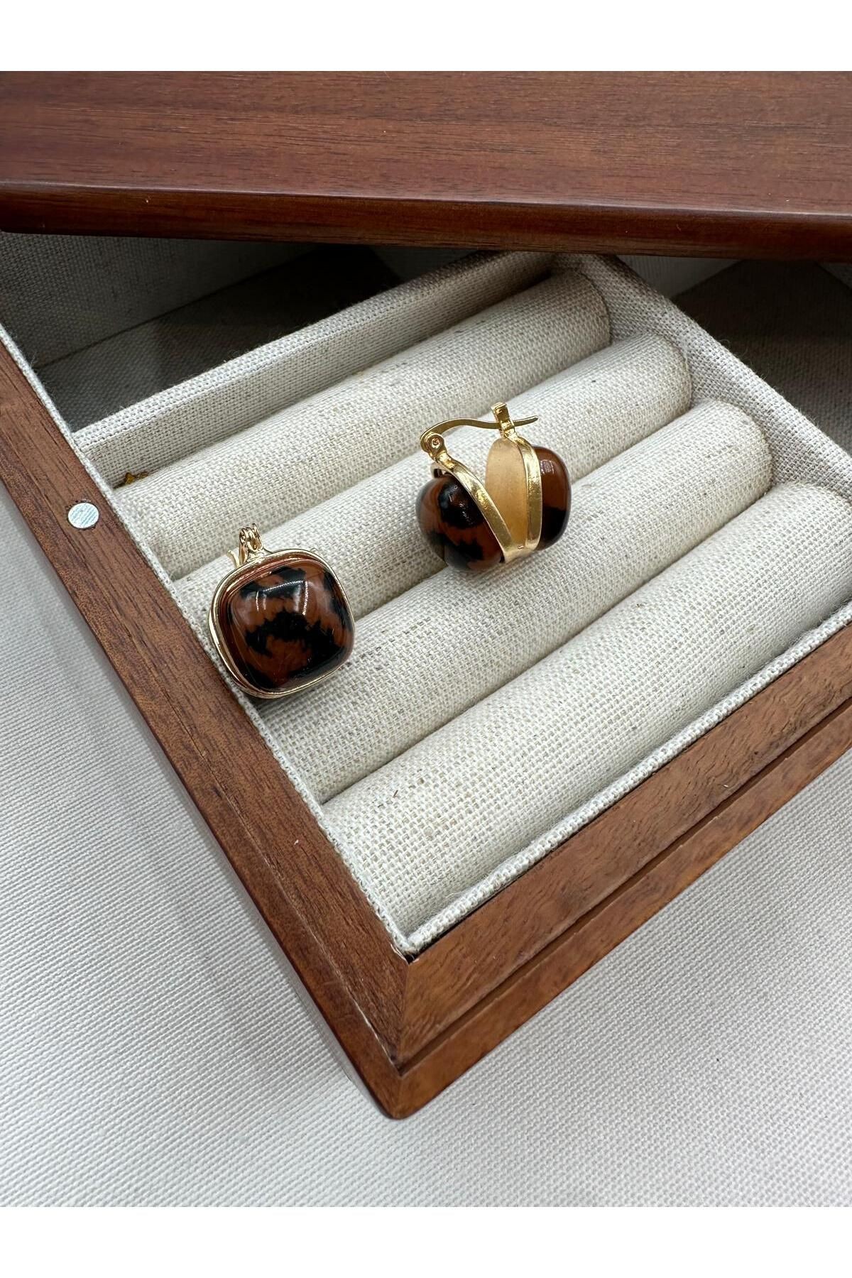Gold Detay Bombeli Topçuk Mini Leopar Küpe