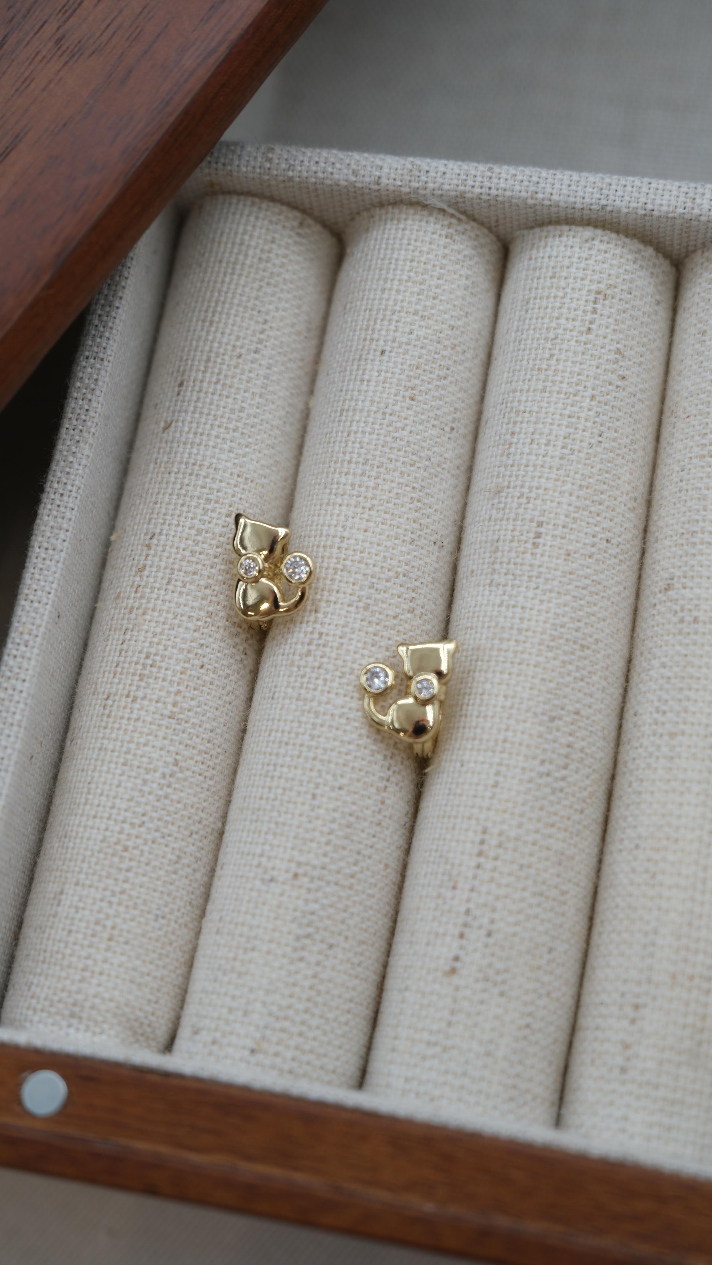 Gold Taş Detaylı Kedi Figür Kız Çocuk Küpe