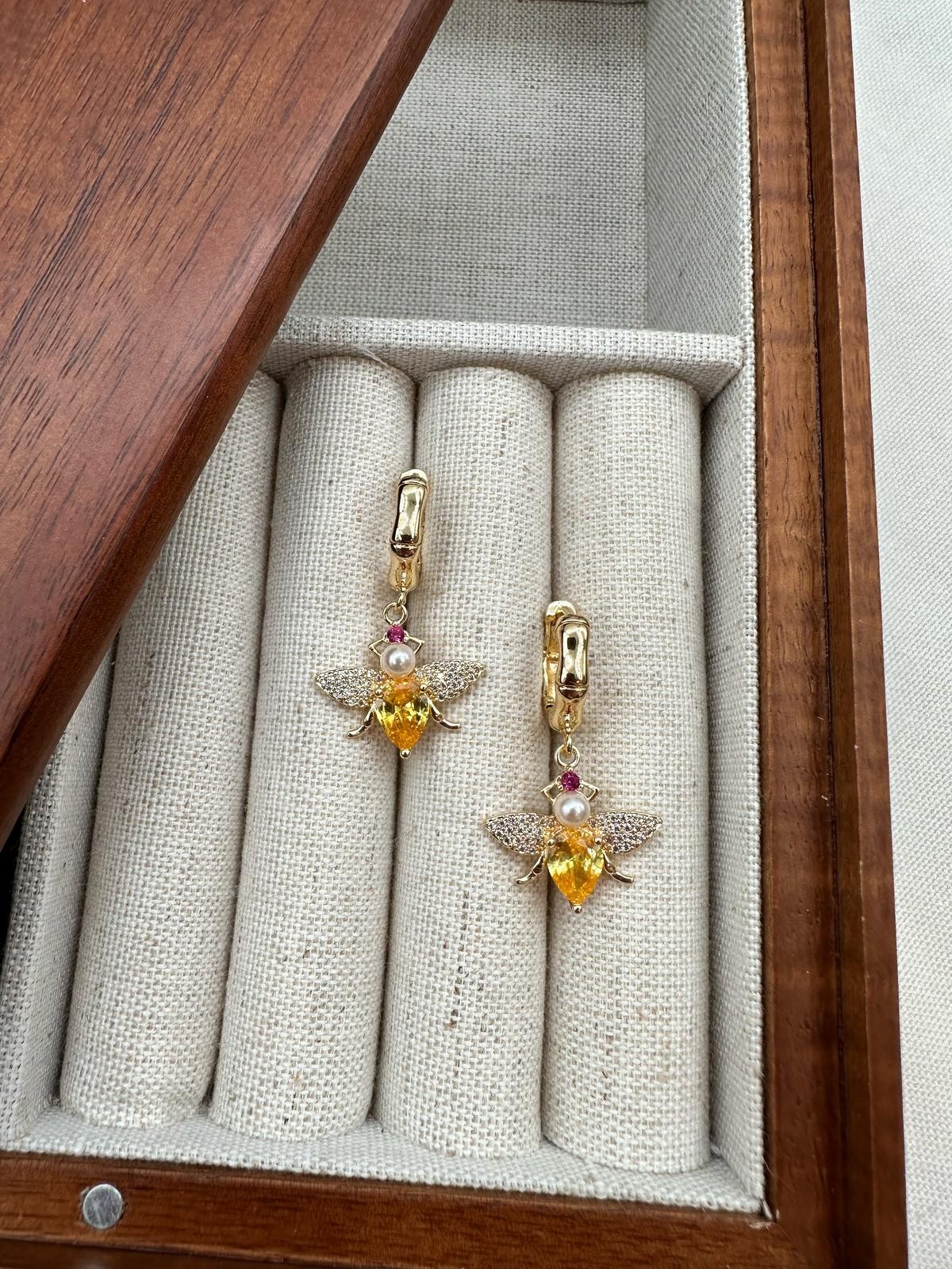 Gold Zirkon Taş Renkli Arı Figür Küpe