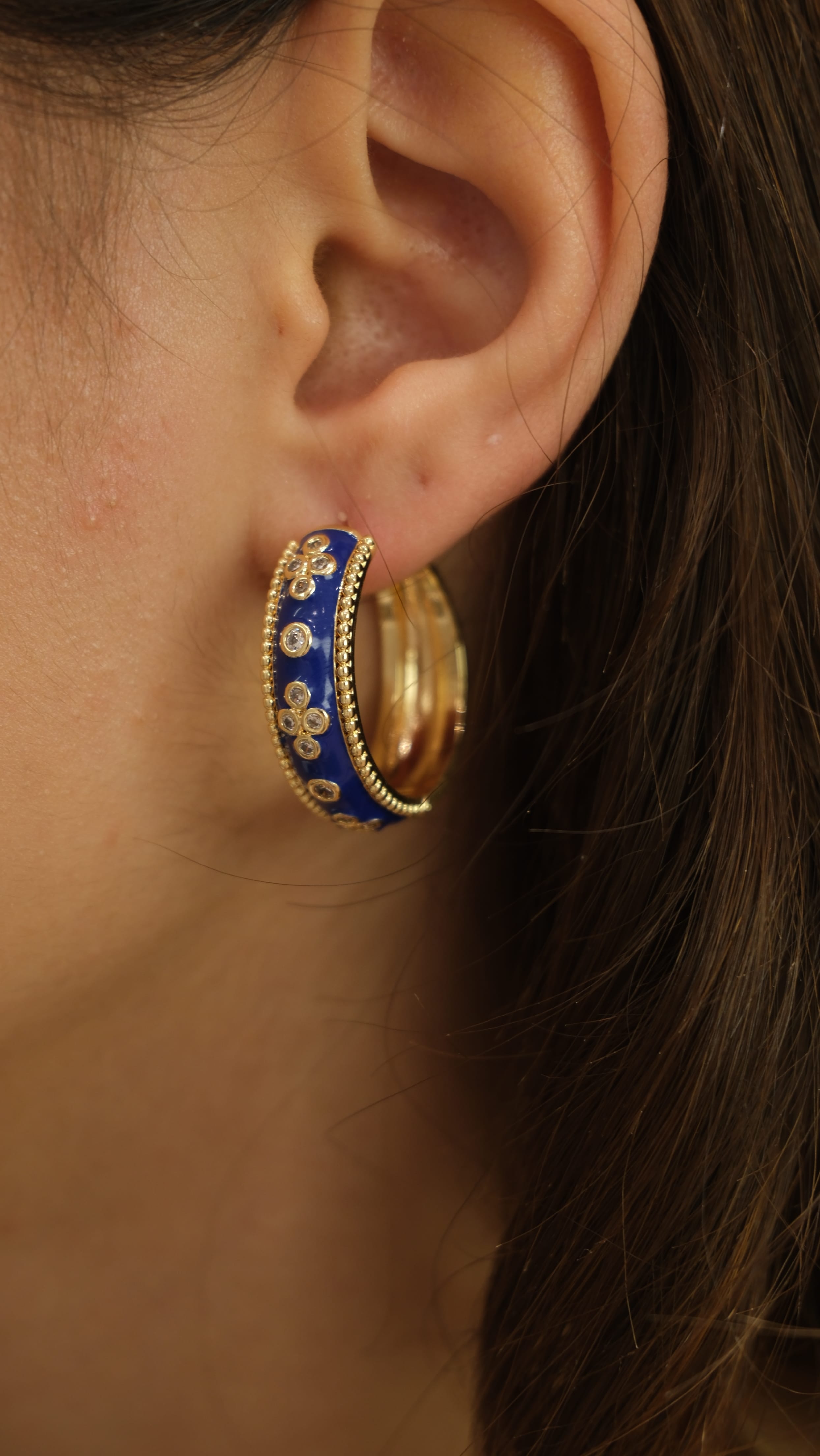 Gold Bombeli Renkli Mine Tasarım Halka Küpe