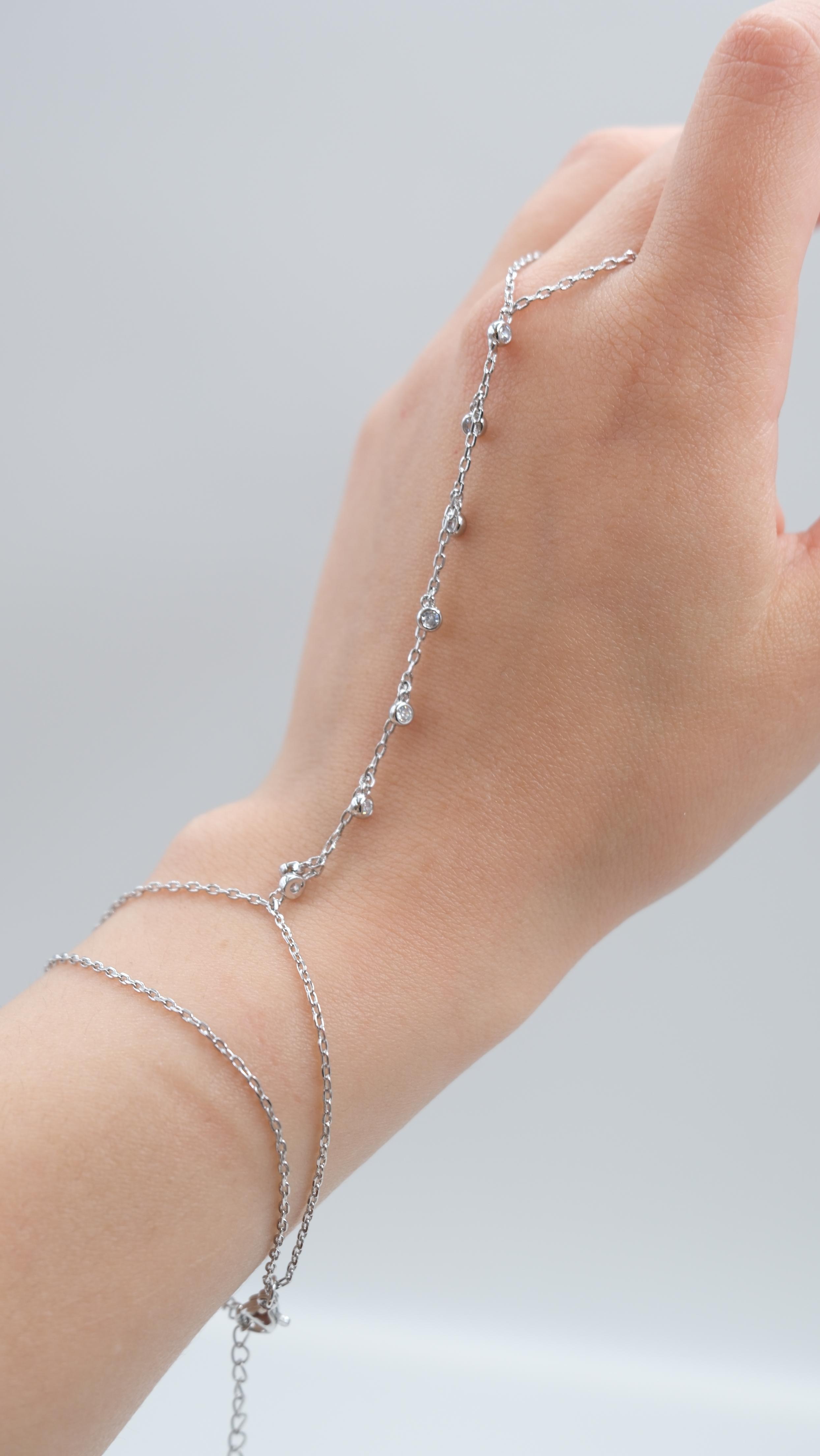 Oval Zirkon Taş Sallantılı Şahmeran - Silver
