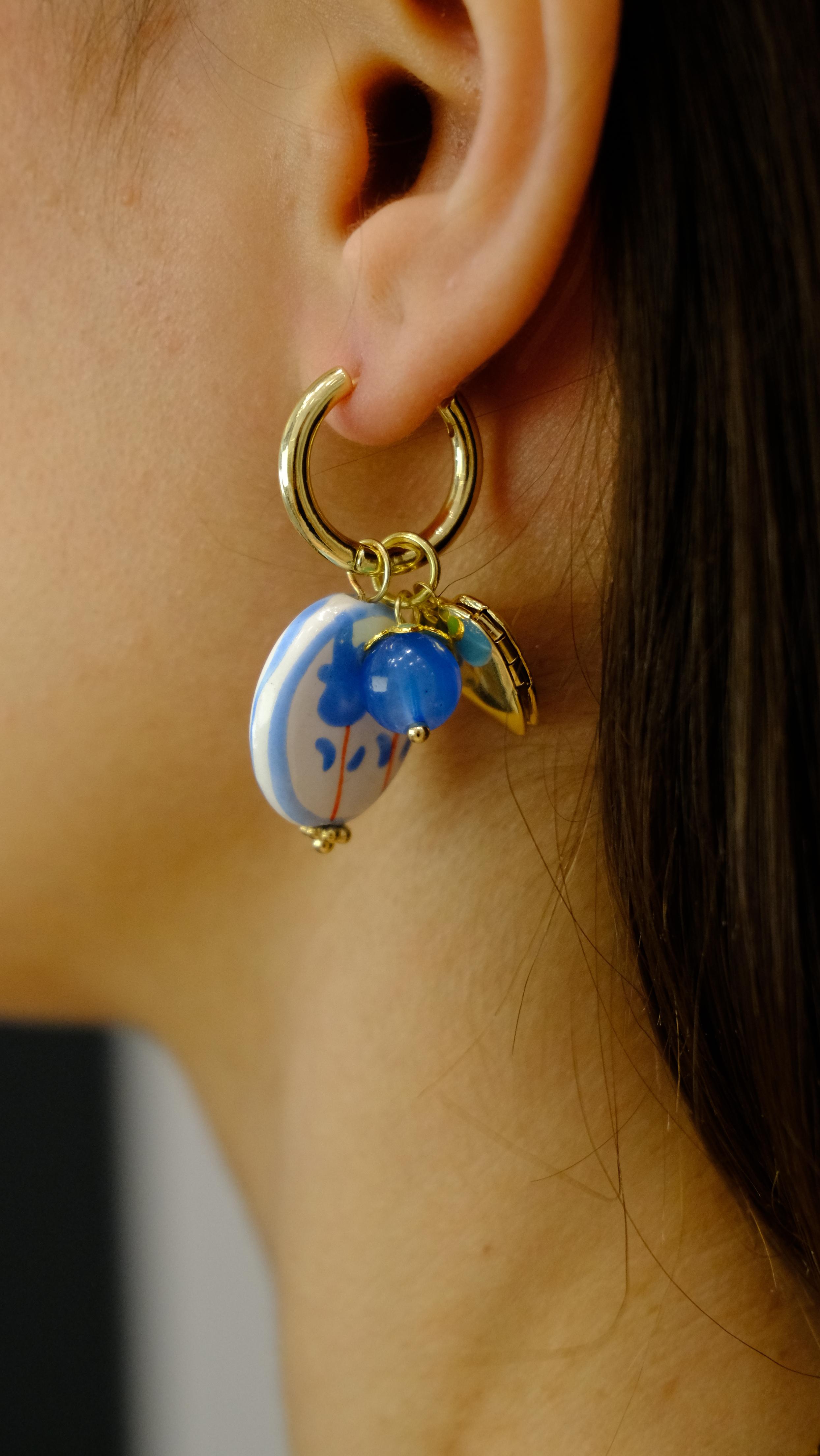 Gold Mavi Charm Detaylı Sallantılı Küpe