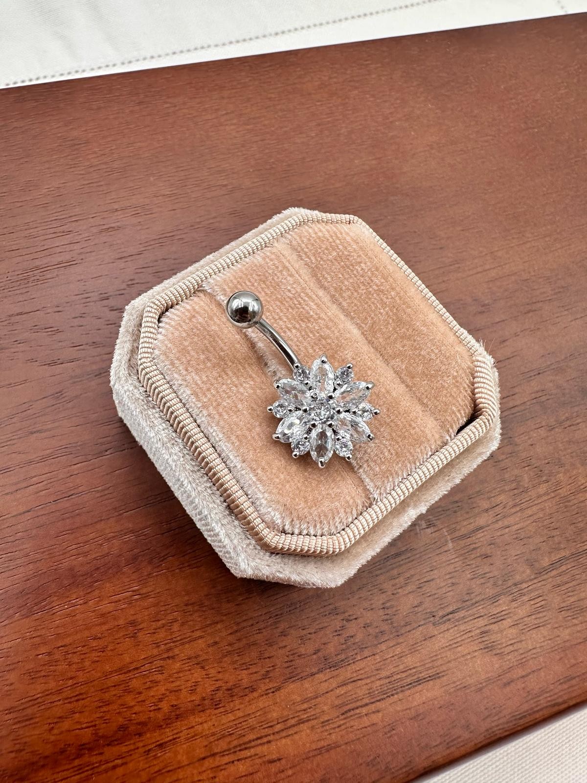 Silver Zirkon Taş Çiçek Figür Göbek Piercing