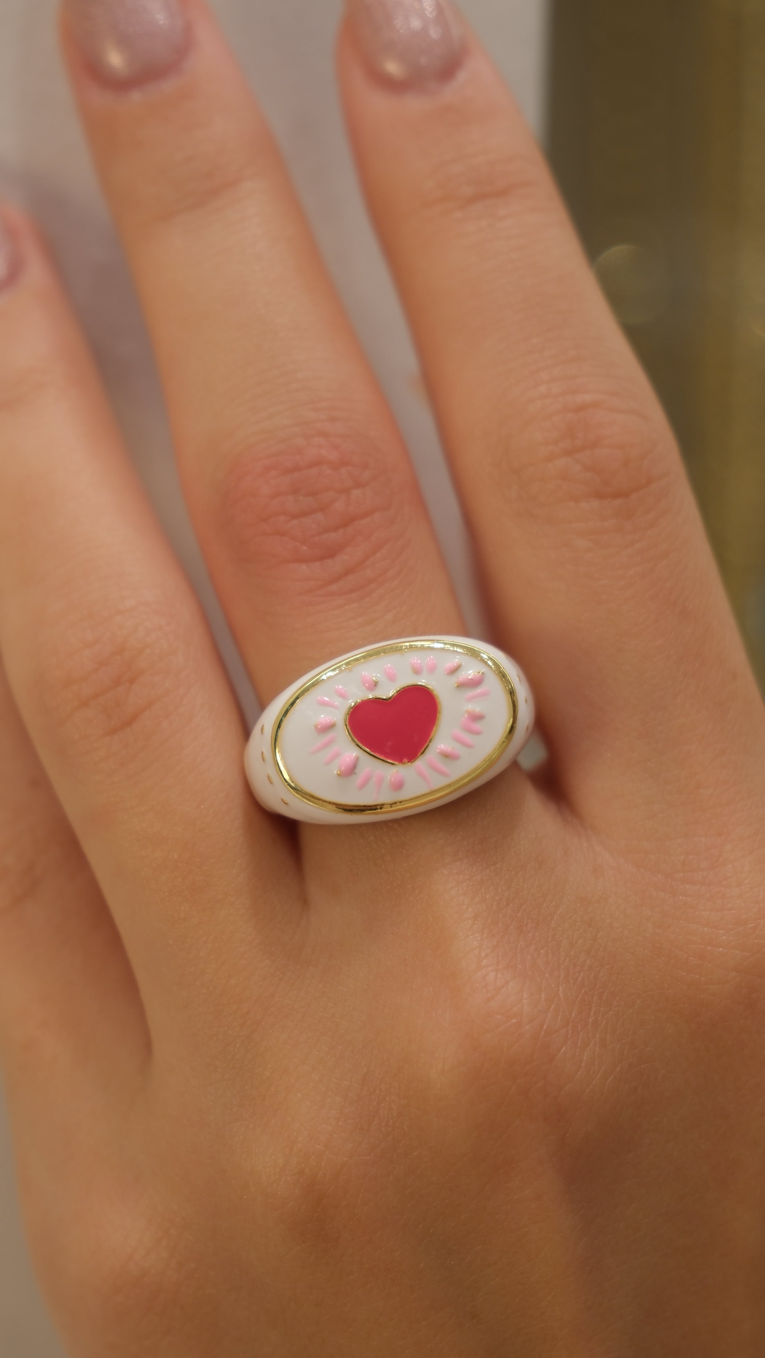 Kalp Detay Beyaz Mineli Ayarlanabilir Yüzük