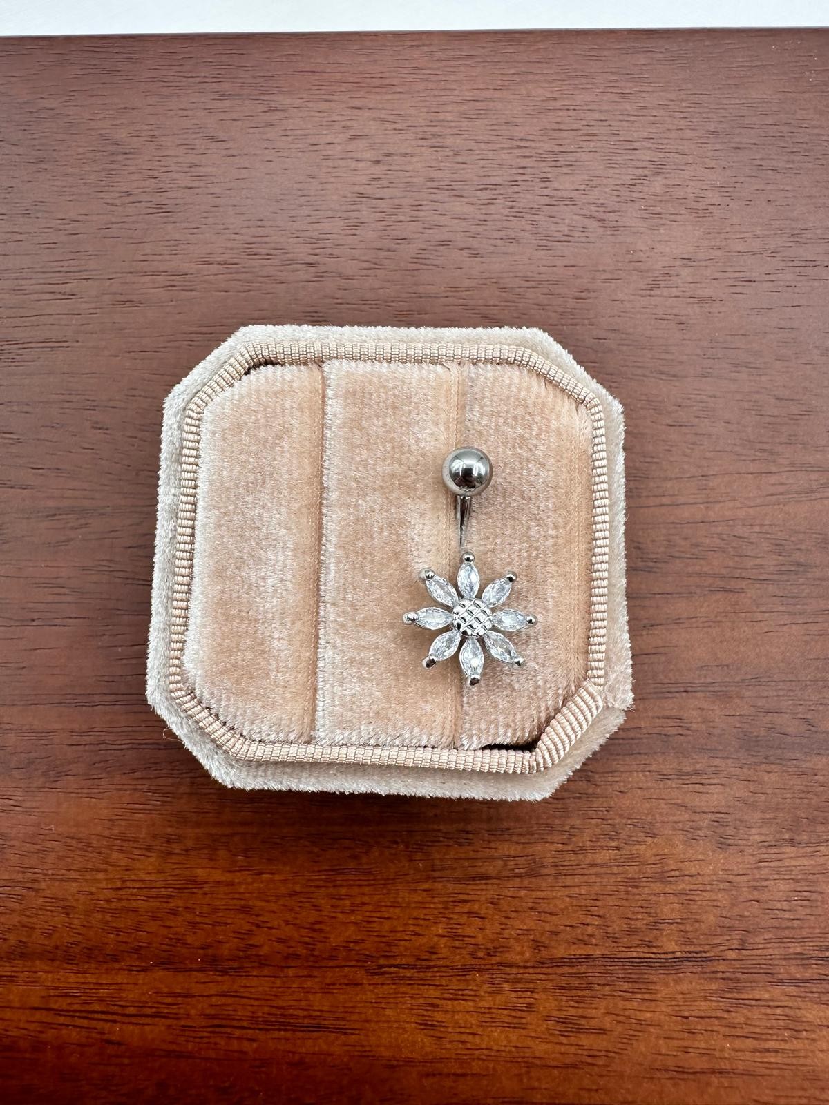 Silver Zirkon Taş Çiçek Figür Göbek Piercing