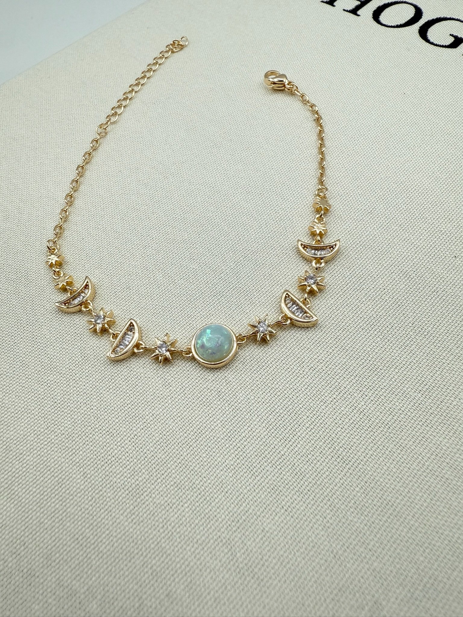Gold Ay Yıldız Figür Renkli Taş Bileklik