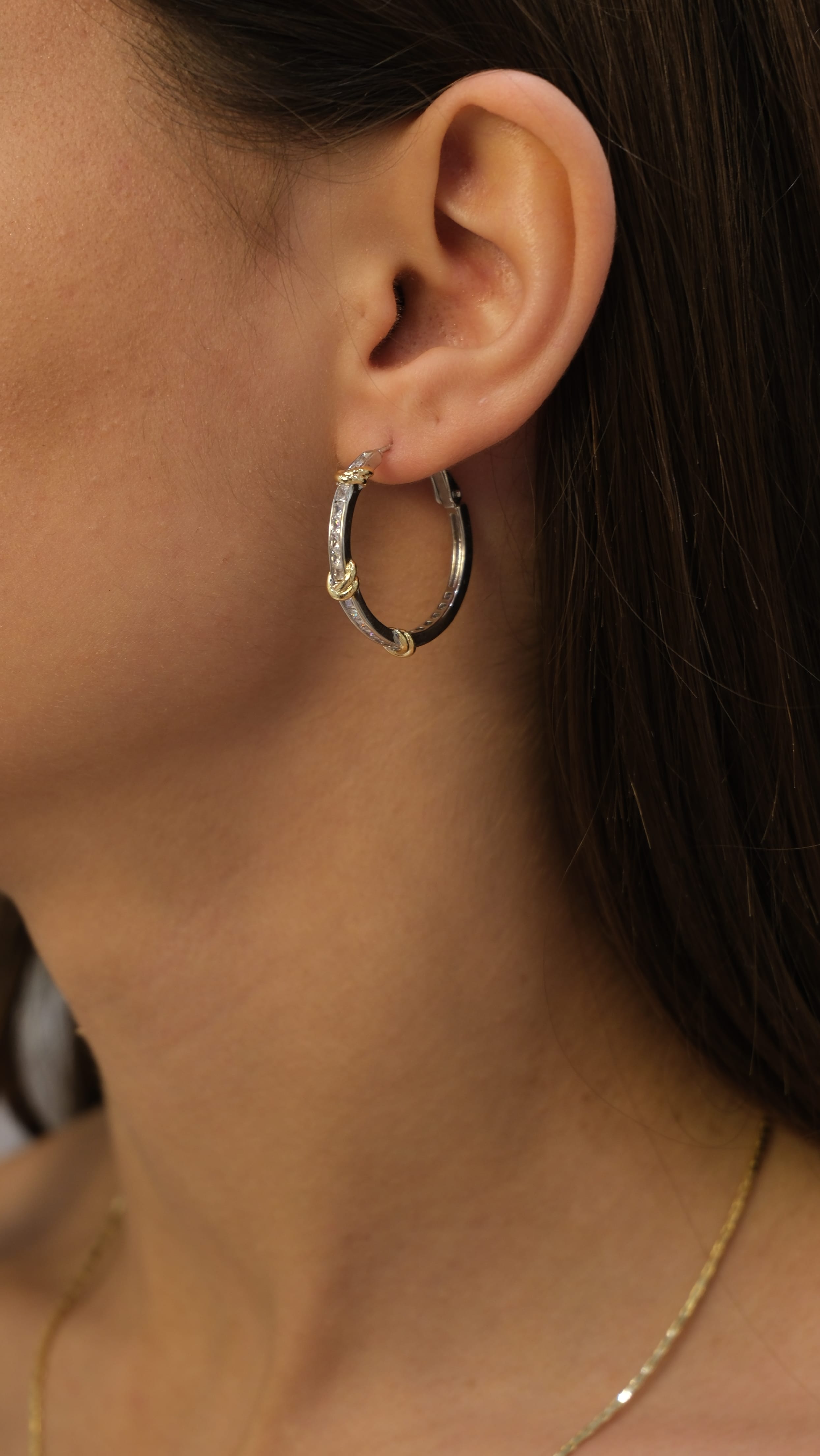 Silver Baget Taşlı X Detay Halka Küpe