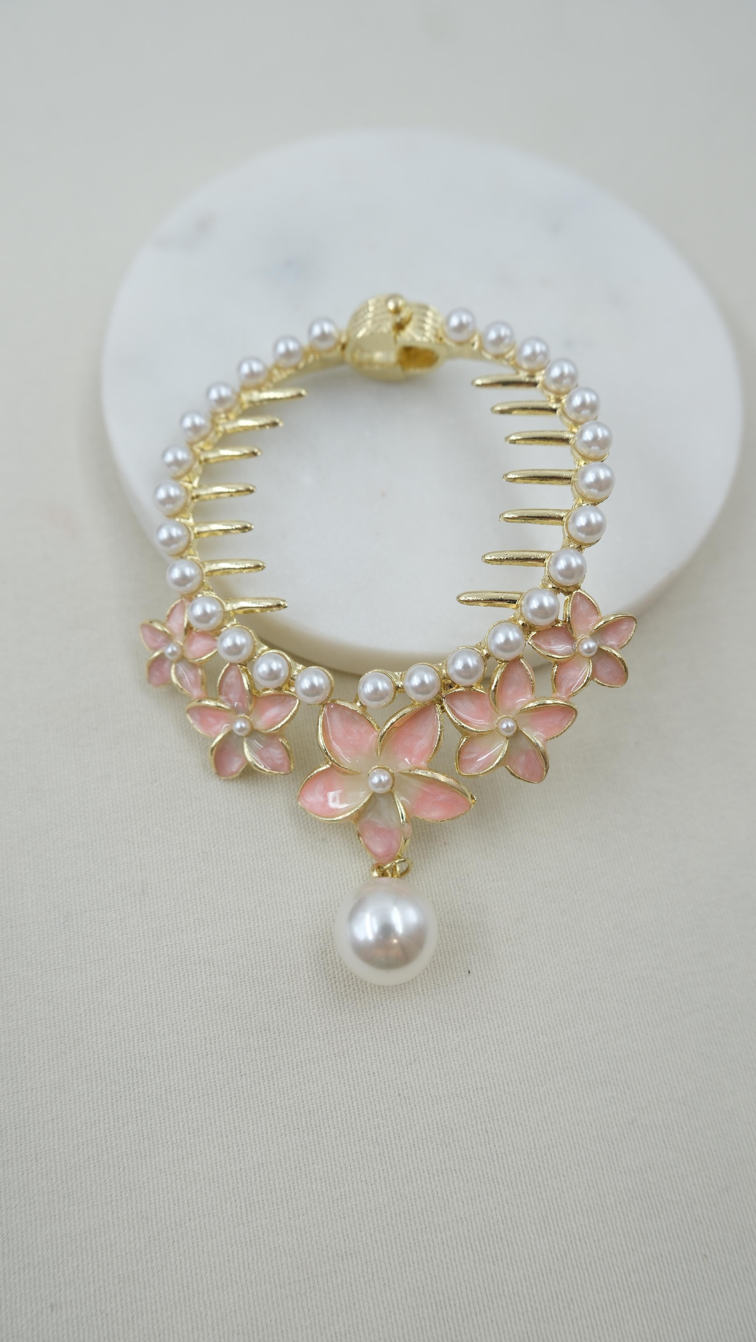Gold Pembe Mineli Çiçek Metal Topuz Tokası