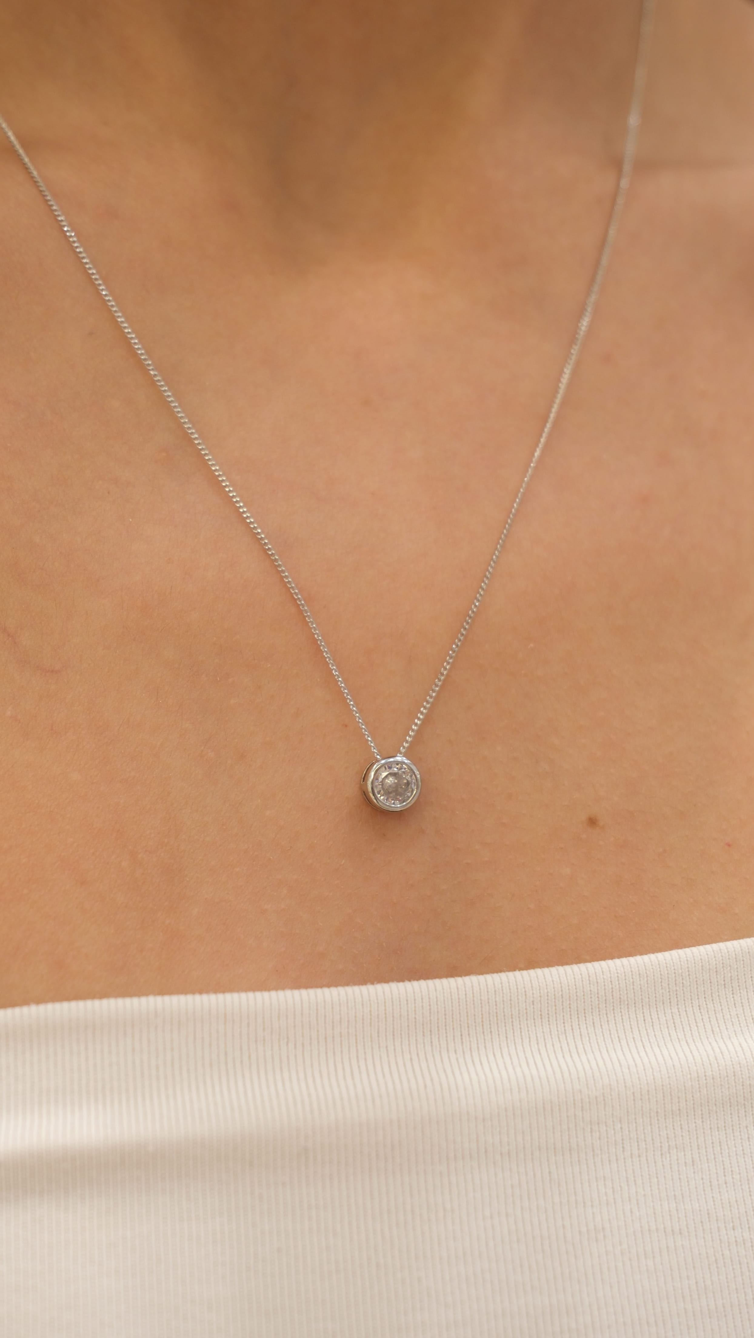 Silver Tek Taş Kolye