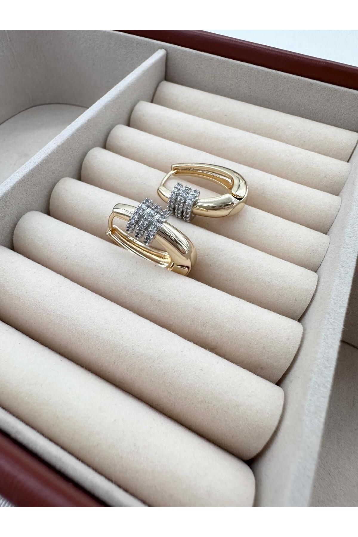 Gold Oval Bombeli Zirkon Taş Tasarım Küpe