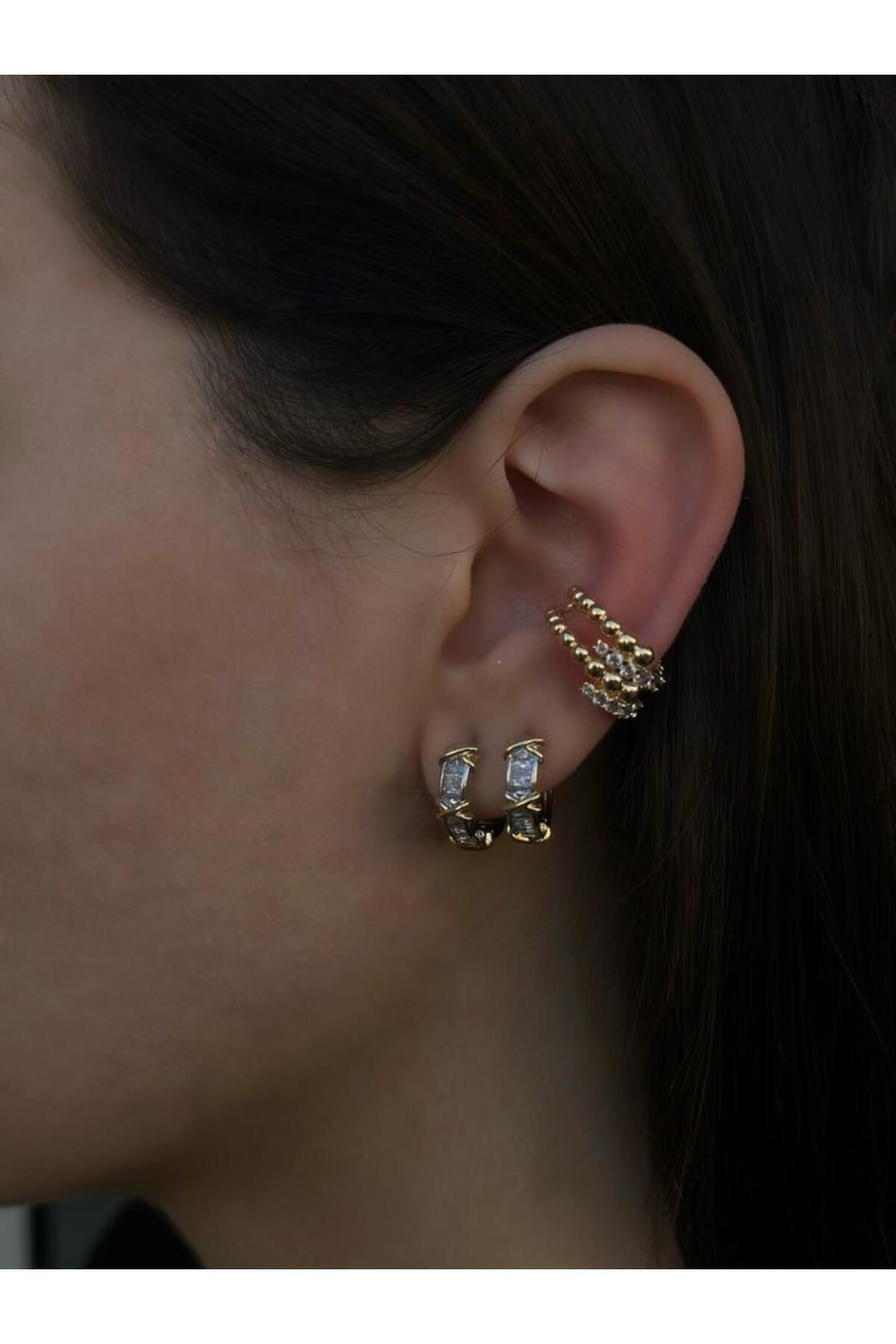 Gold Topçuk ve Zirkon Taş Detaylı Earcuff Kıkırdak Küpe