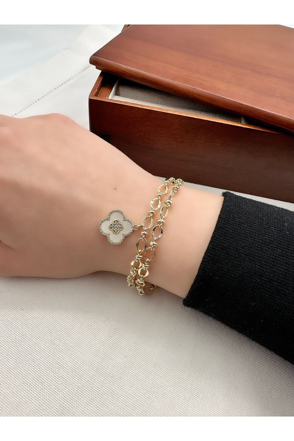 Gold 14k Kaplama İkili Zincir Görünüm Sedefli Yonca Bileklik