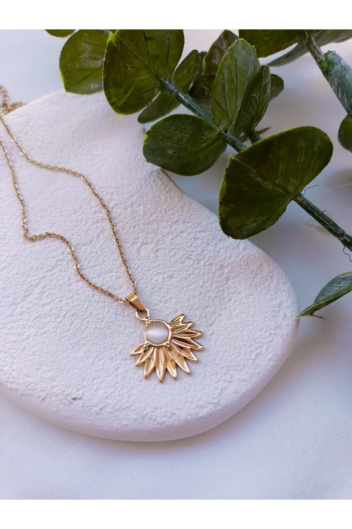Gold Sedef Taşlı Lotus Çiçek Çelik Kolye