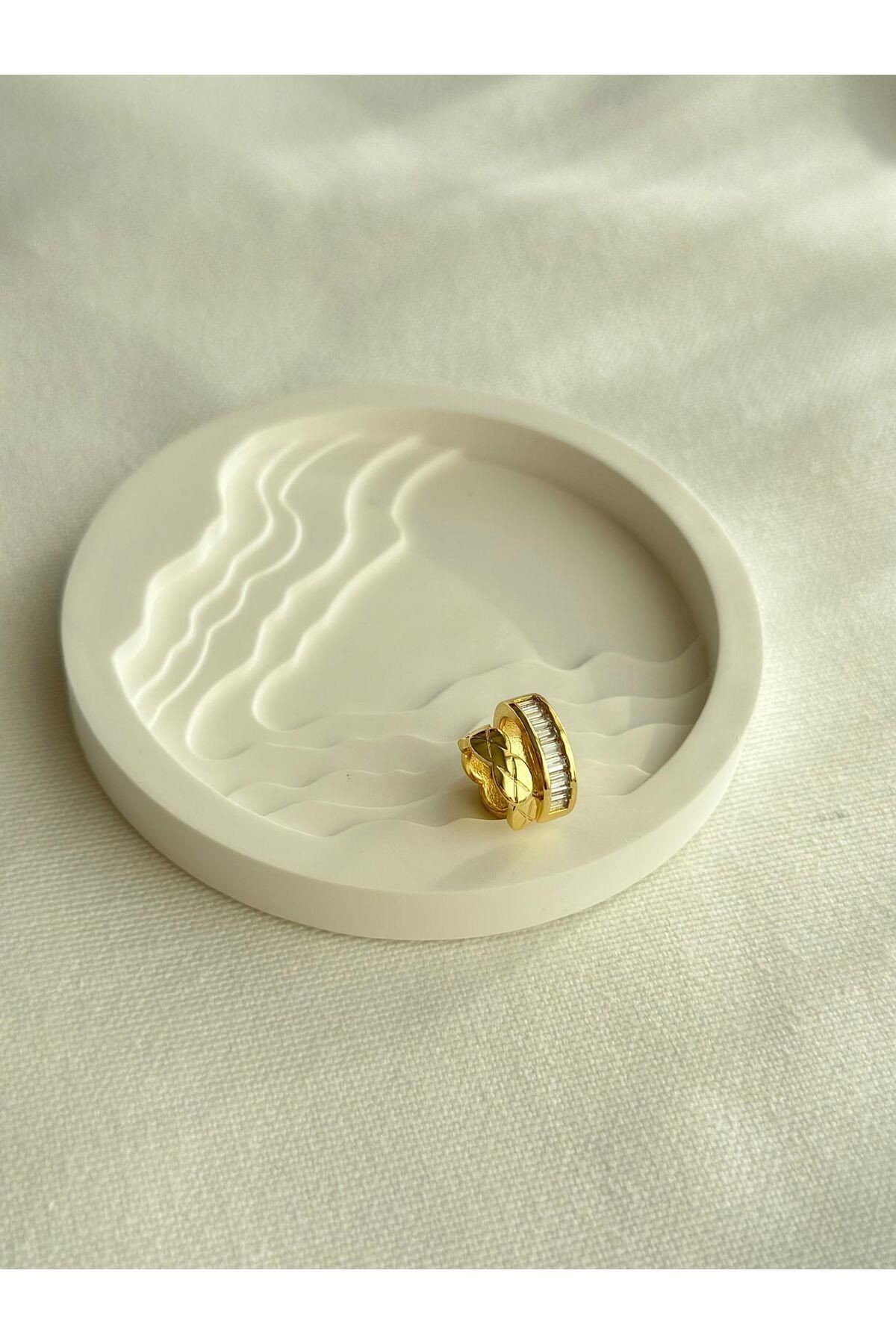 Gold Yuvarlak Zirkon Baget Taş Detaylı Kararmayan Kıkırdak Küpe Earcuff