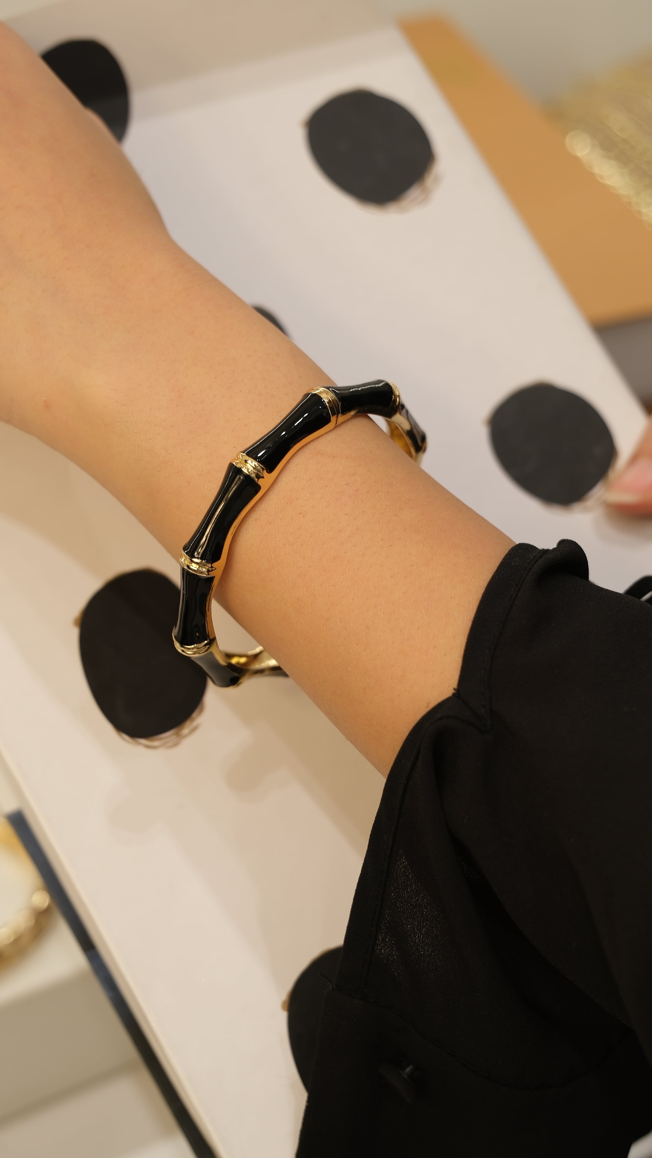 Siyah Mineli Kemik Model Kelepçe Bileklik