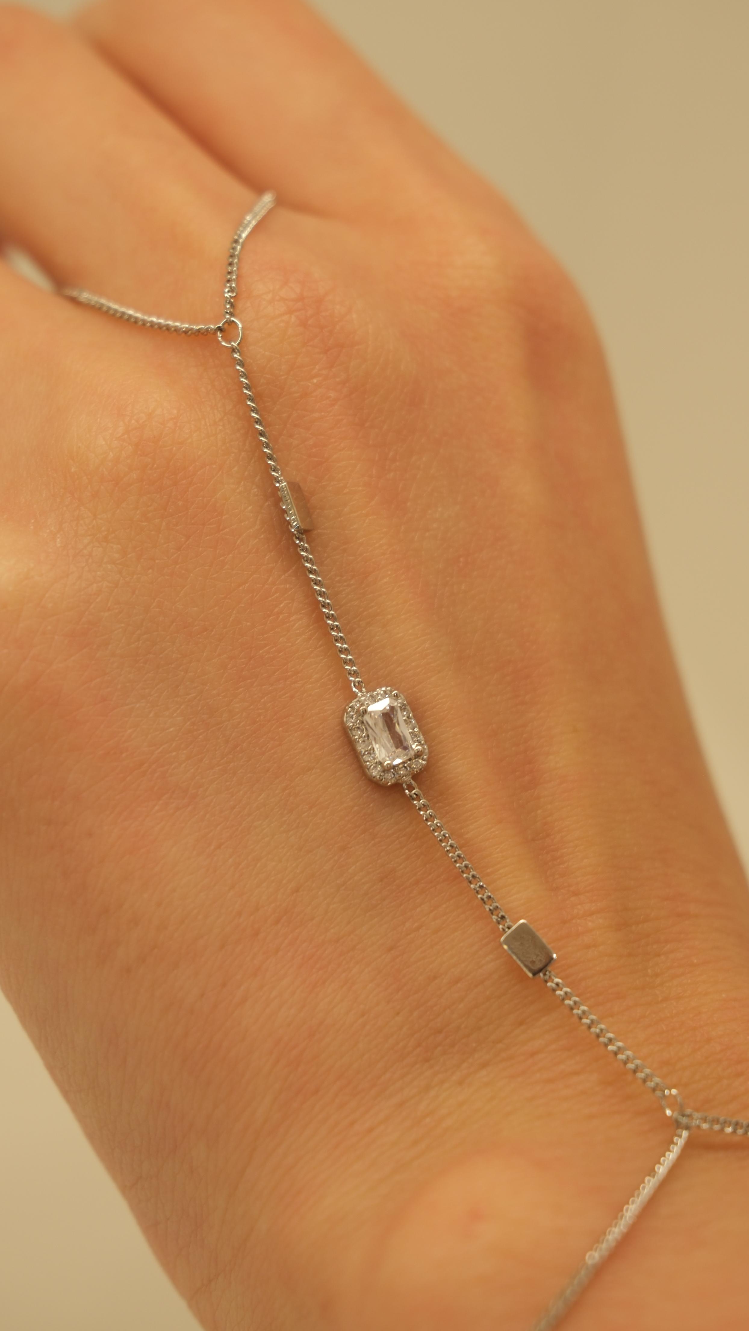 Baget Taş Detaylı Şahmeran - Silver