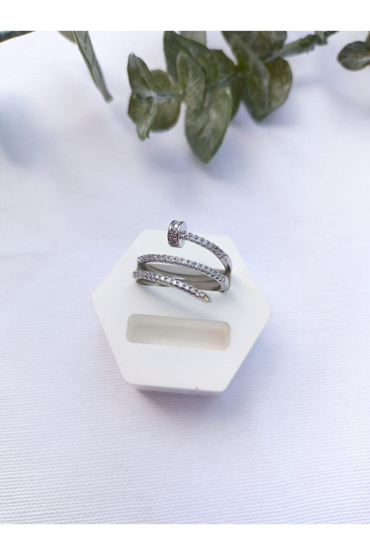 Silver Taşlı Çivi Model Sarmal Yüzük