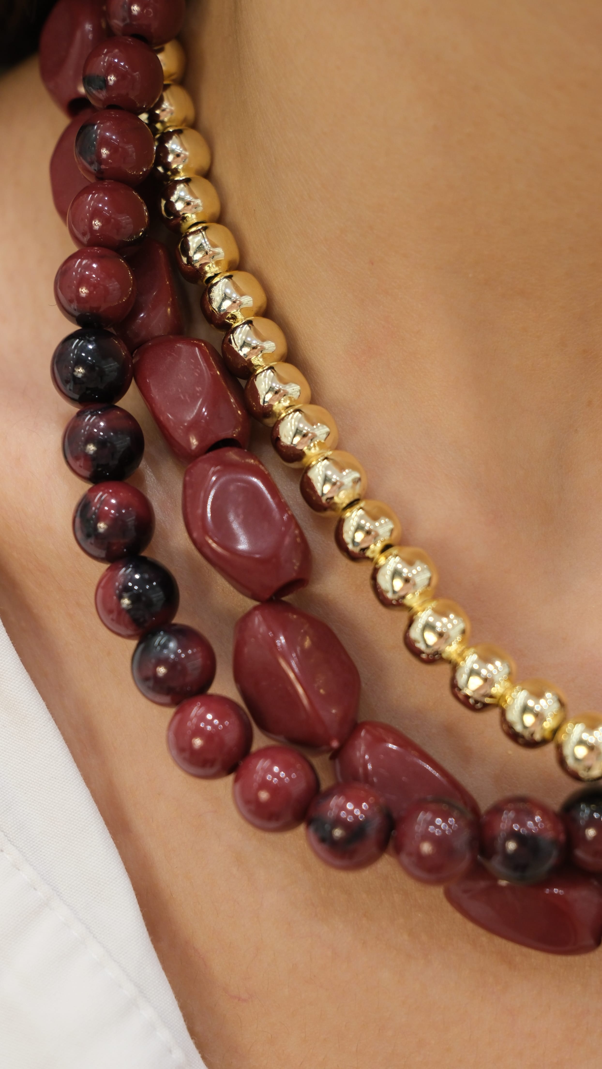 Gold Bordo Çakıl Taş Üçlü Görünüm Kolye