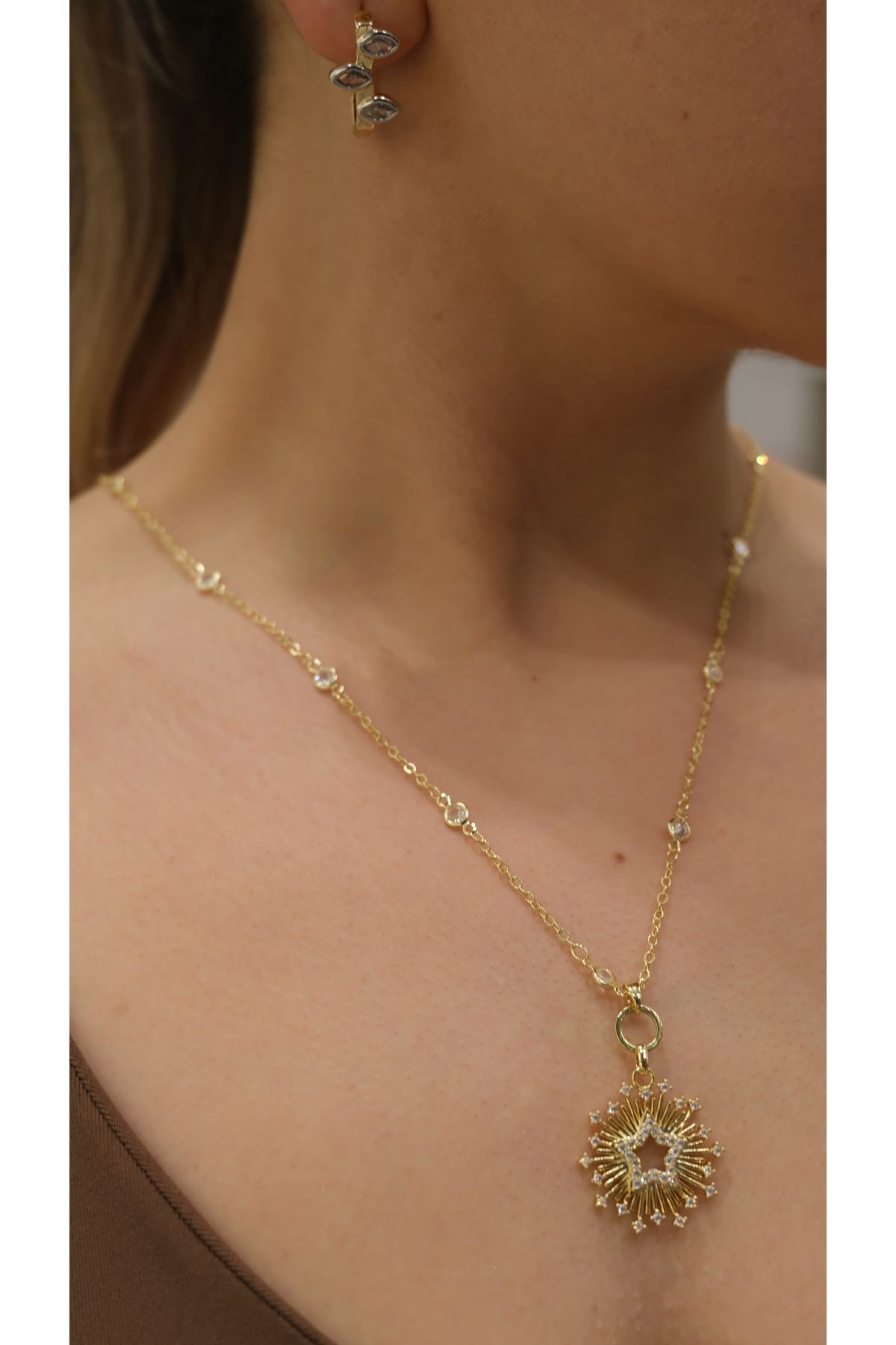 Gold Zirkon Taş Yıldız Tasarım Uzun Kolye Özel Seri 14k Kolye