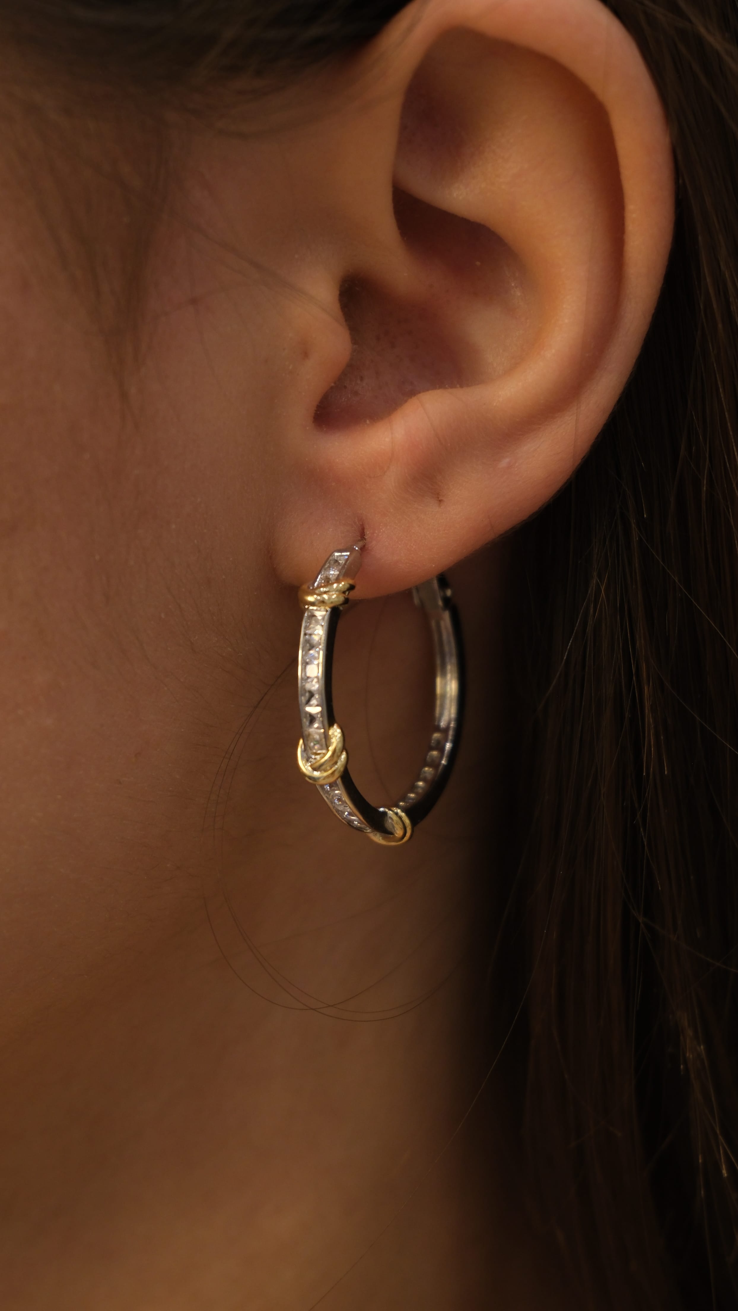 Silver Baget Taşlı X Detay Halka Küpe