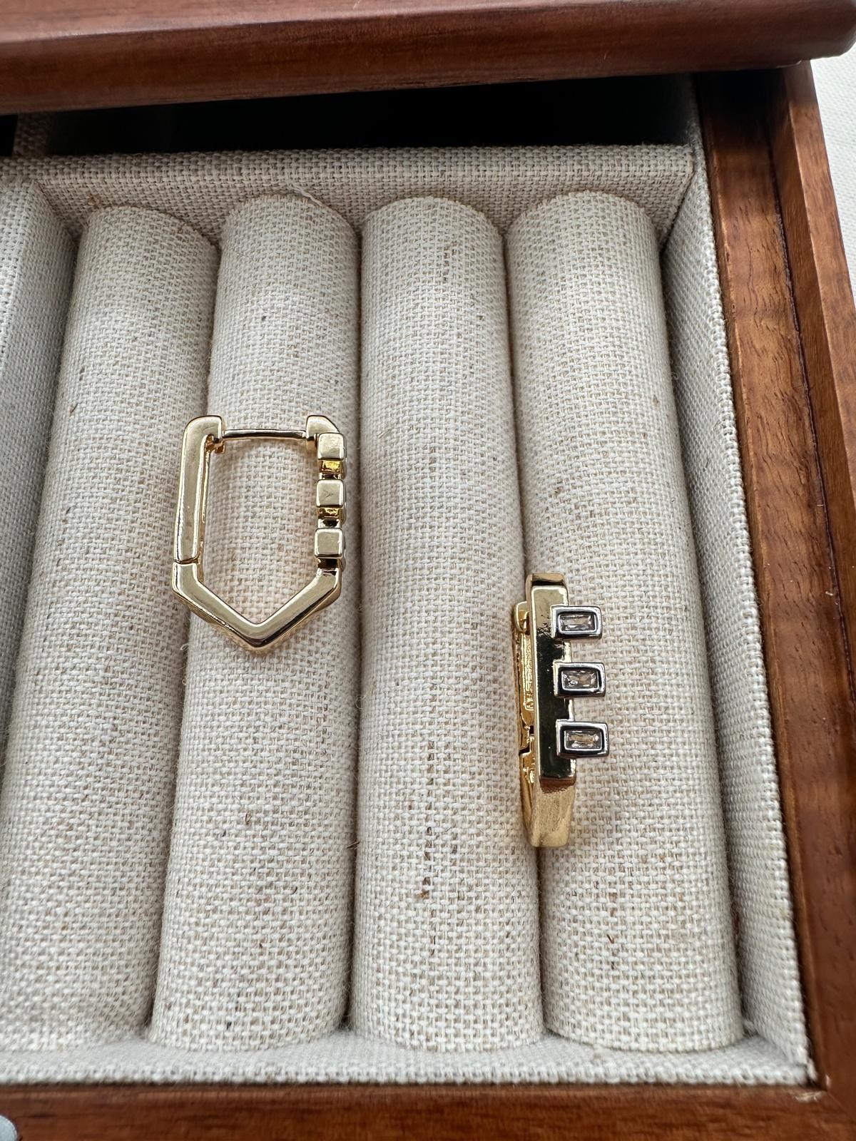 Gold Kare Baget Taş Tasarım Halka Küpe
